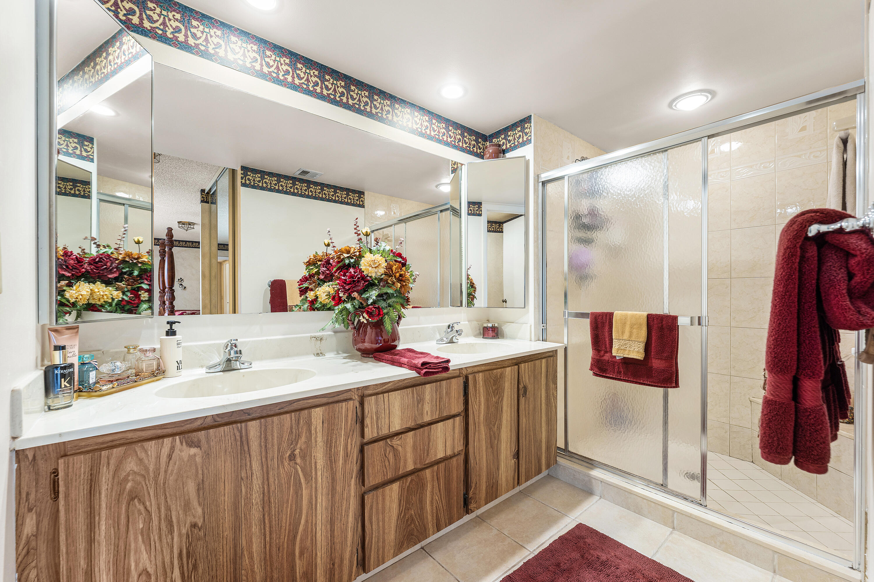 SHERWOOD LAKES - Residential