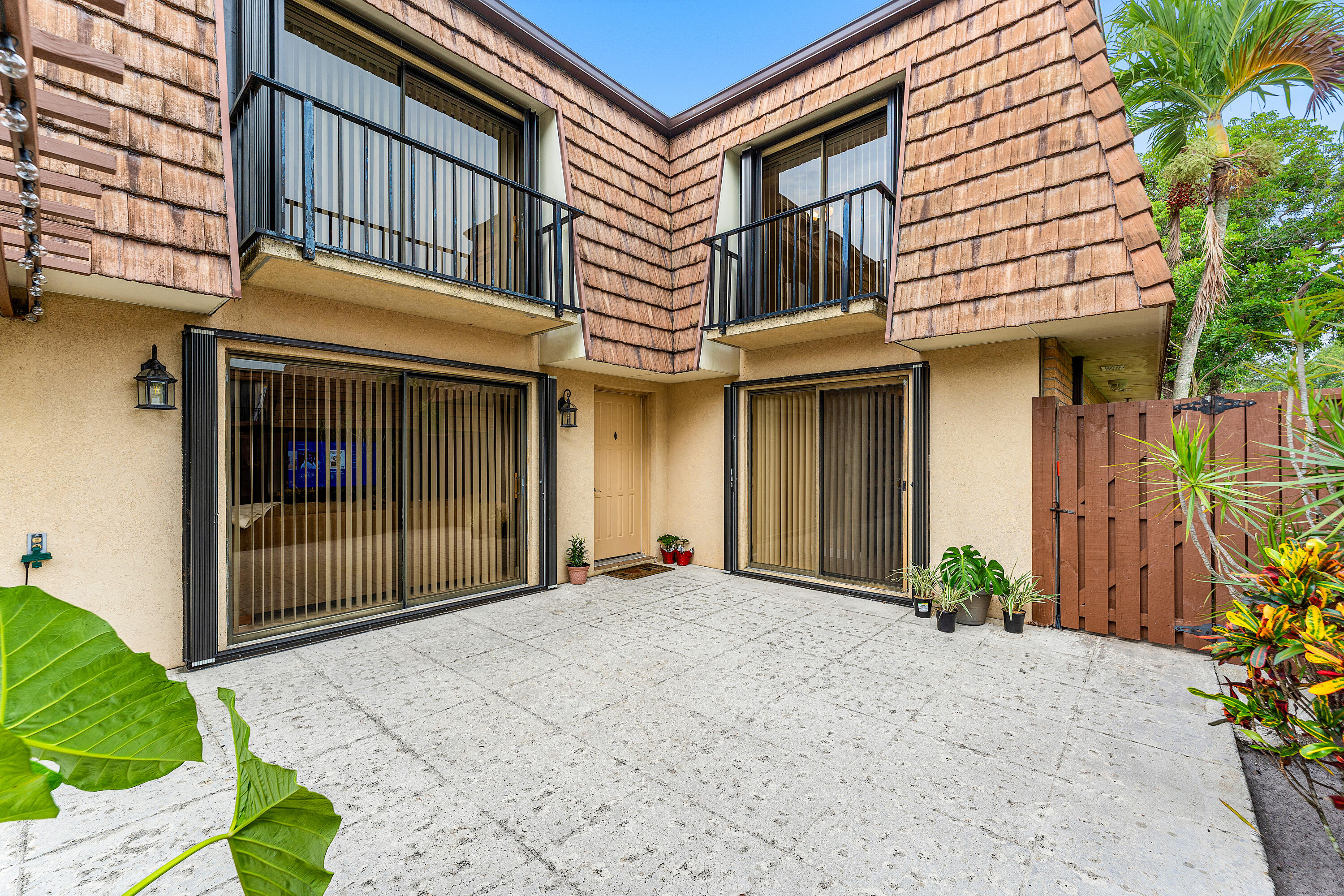 SHERWOOD LAKES - Residential