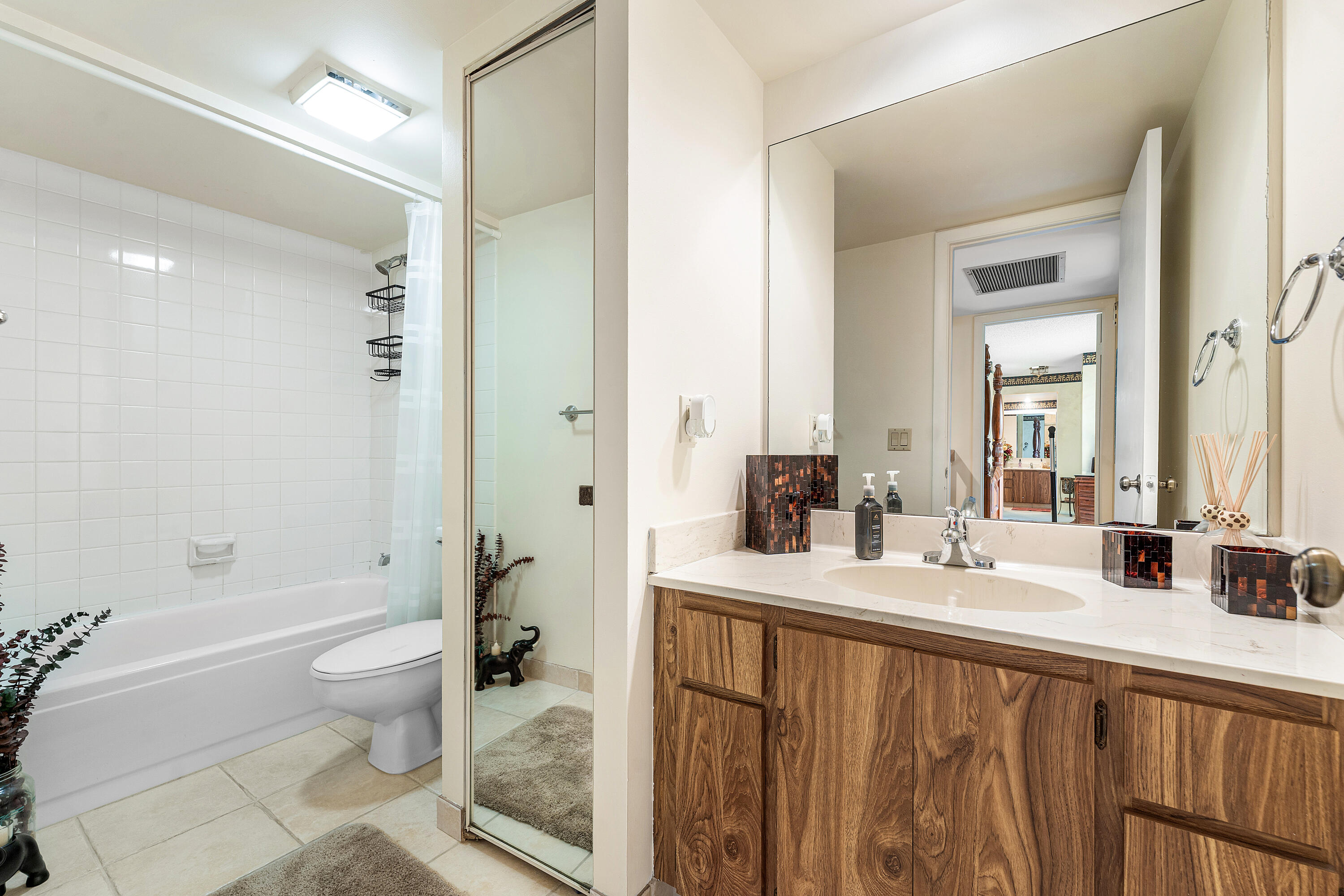 SHERWOOD LAKES - Residential