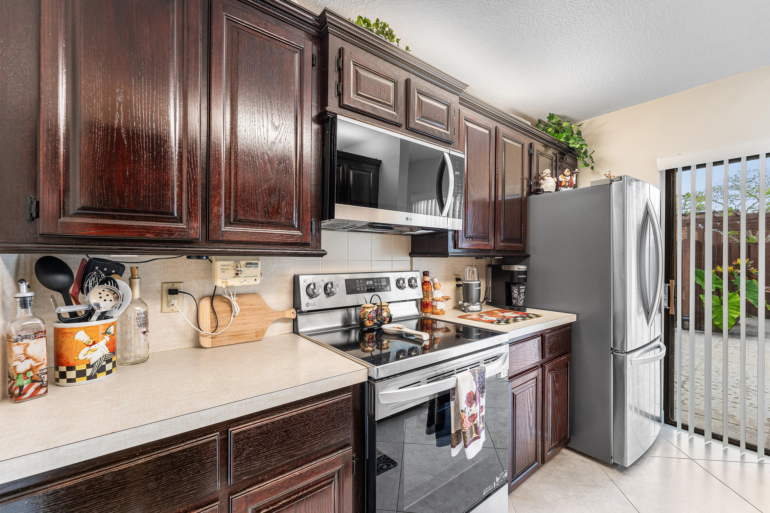 SHERWOOD LAKES - Residential