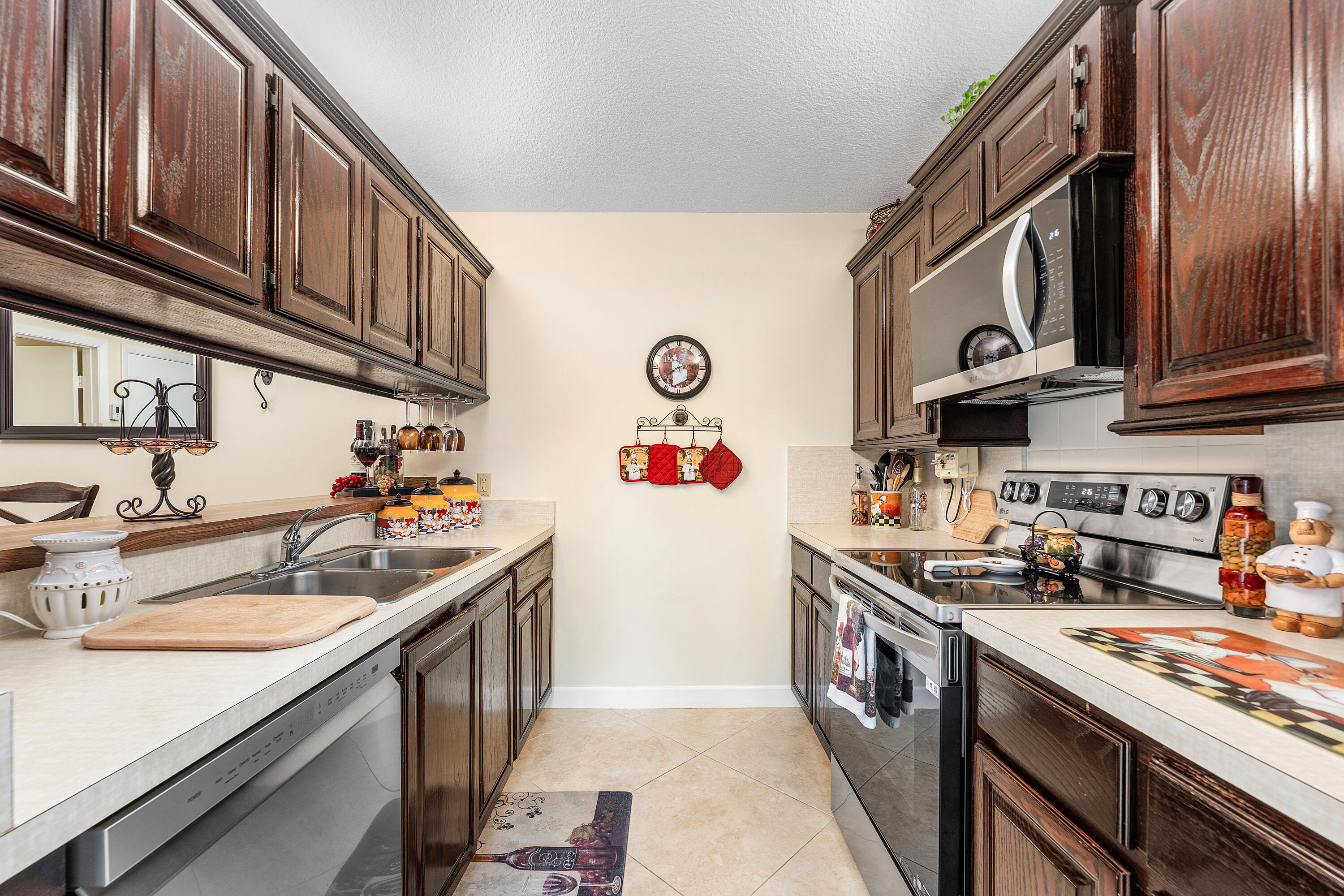 SHERWOOD LAKES - Residential