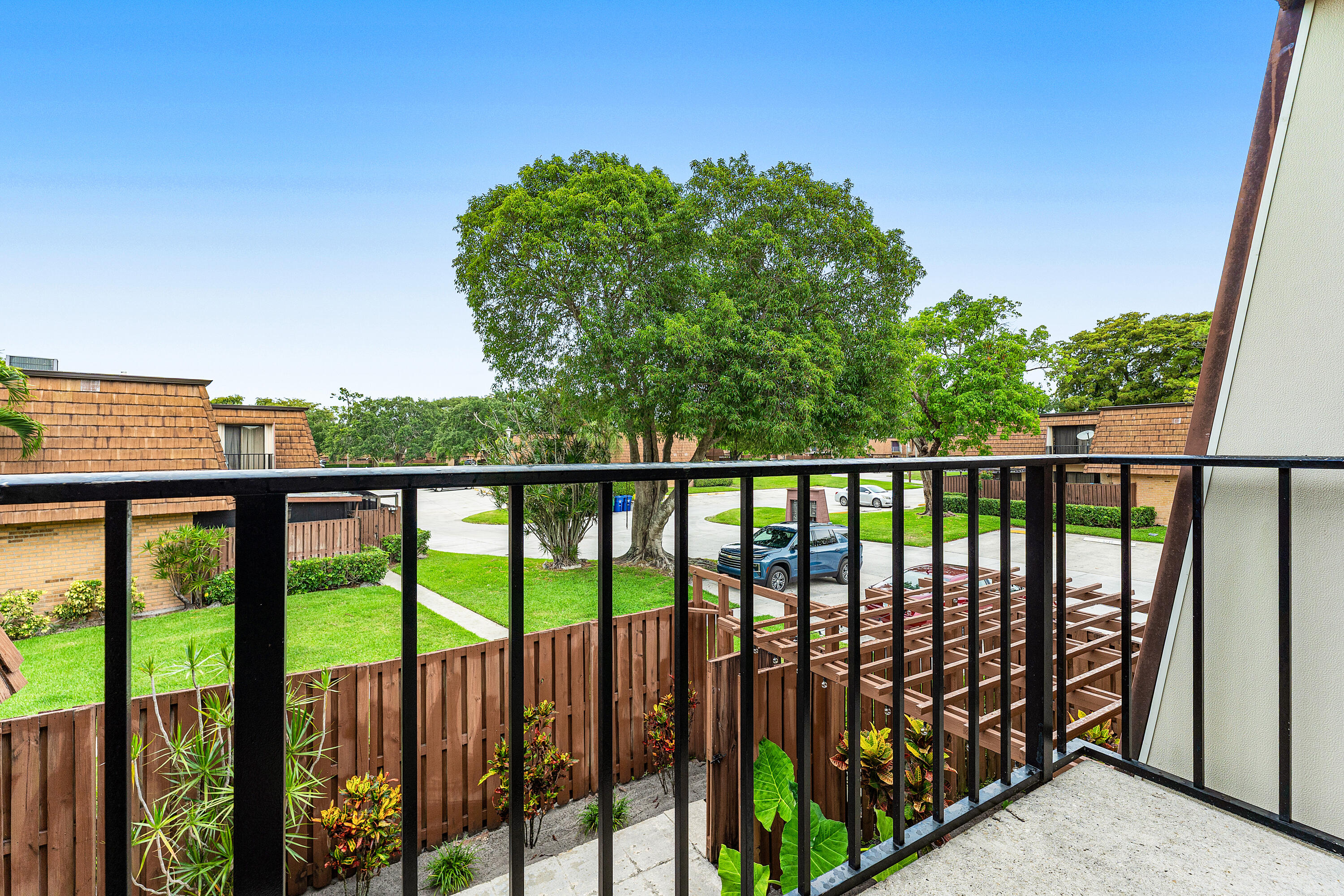SHERWOOD LAKES - Residential