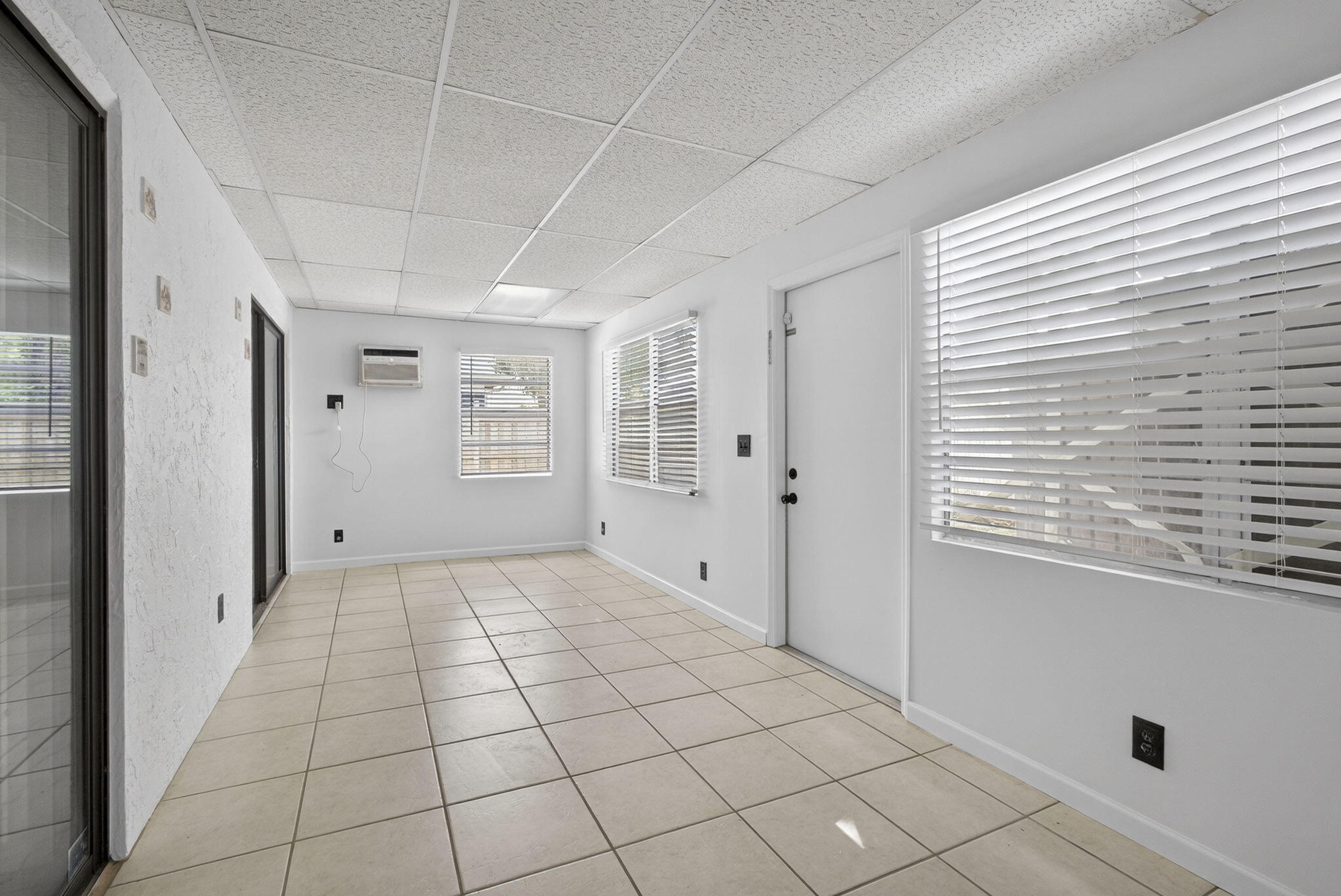 CHANNING VILLAS OF WELLINGTON - Residential Lease