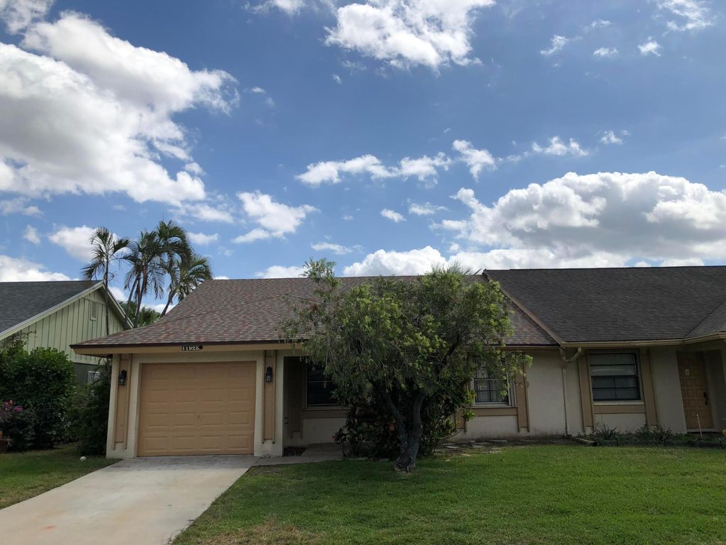 Photo of 11925 Suellen Circle, Wellington, FL 33414 (MLS # B26004856)