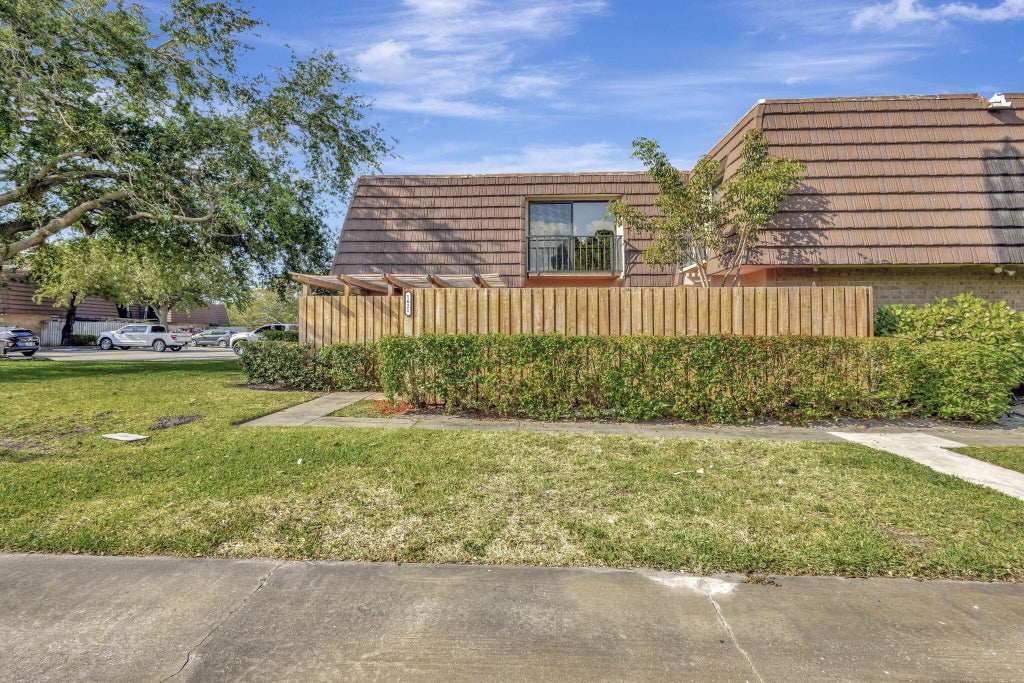 Photo of 1621 16th Lane, Palm Beach Gardens, FL 33418 (MLS # R11087126)