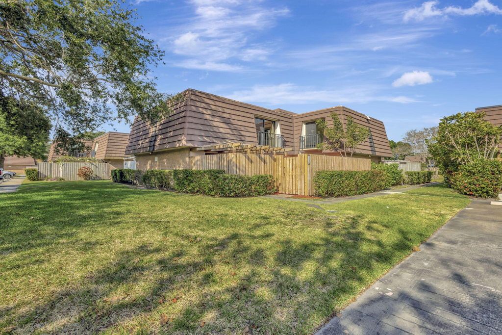 Photo of 1621 16th Lane, Palm Beach Gardens, FL 33418 (MLS # R11087126)