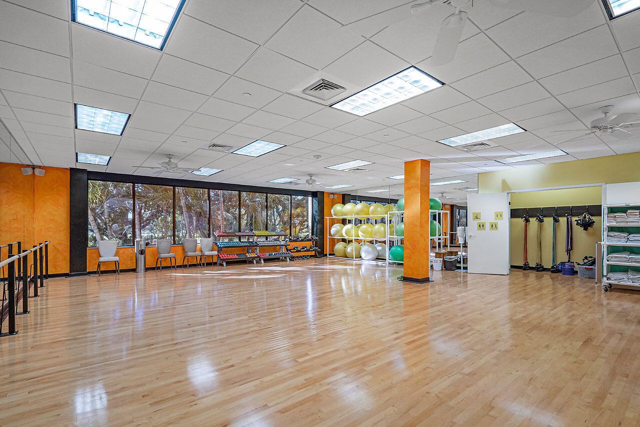 VILLAS OF BRENTWOOD at Hu - Residential