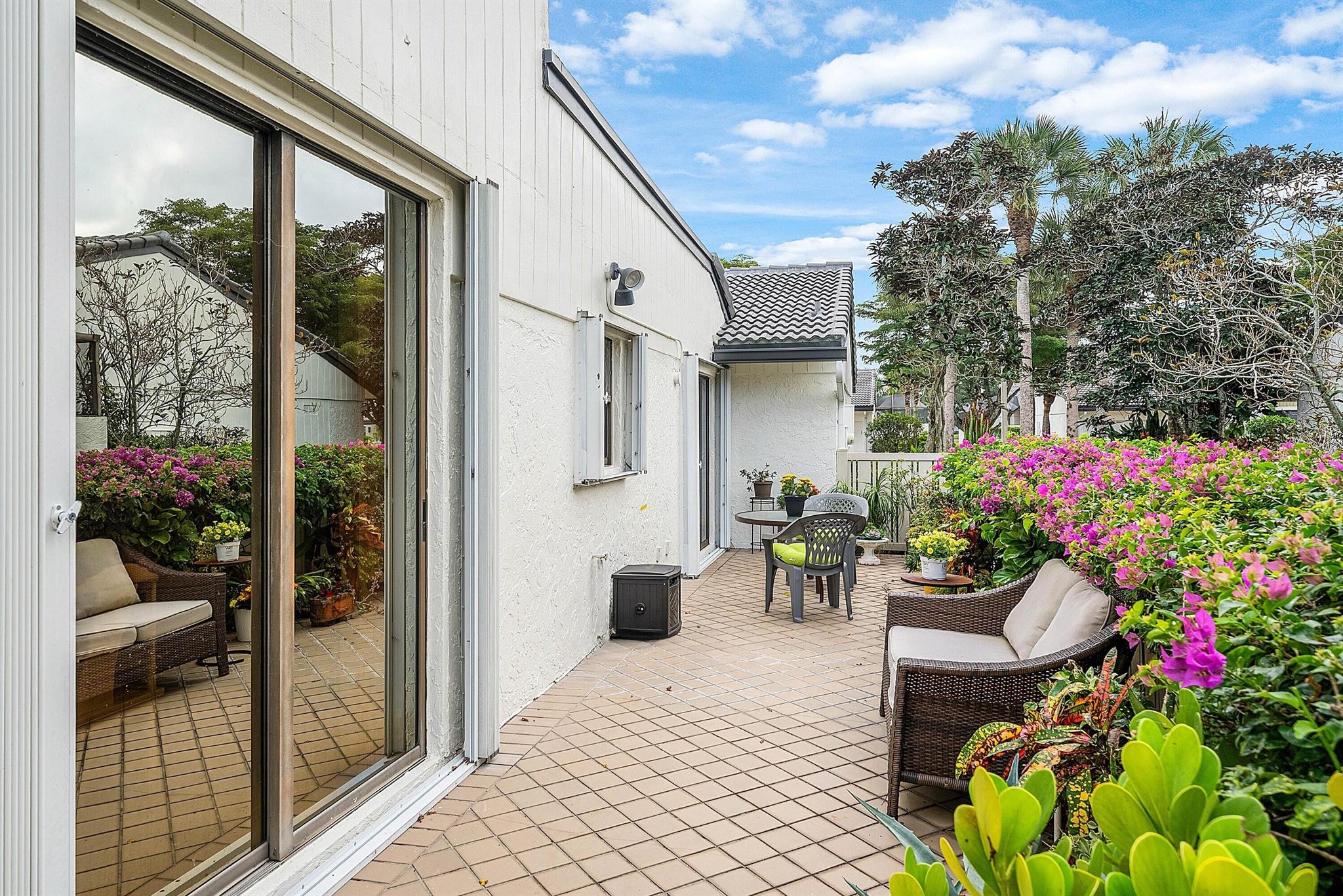 VILLAS OF BRENTWOOD at Hu - Residential