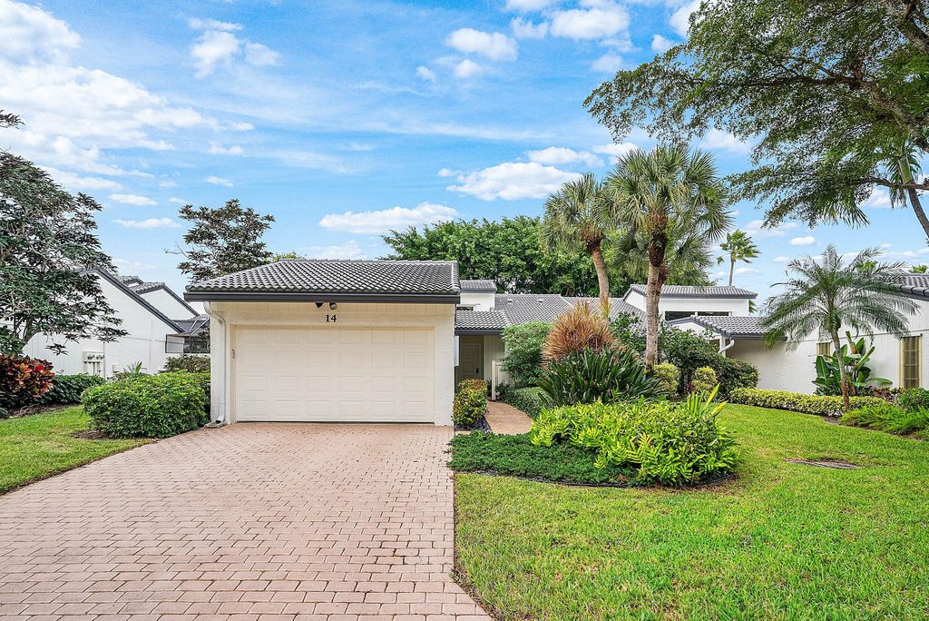 Photo of 14 Brentwood Drive, Boynton Beach, FL 33436 (MLS # R11140057)