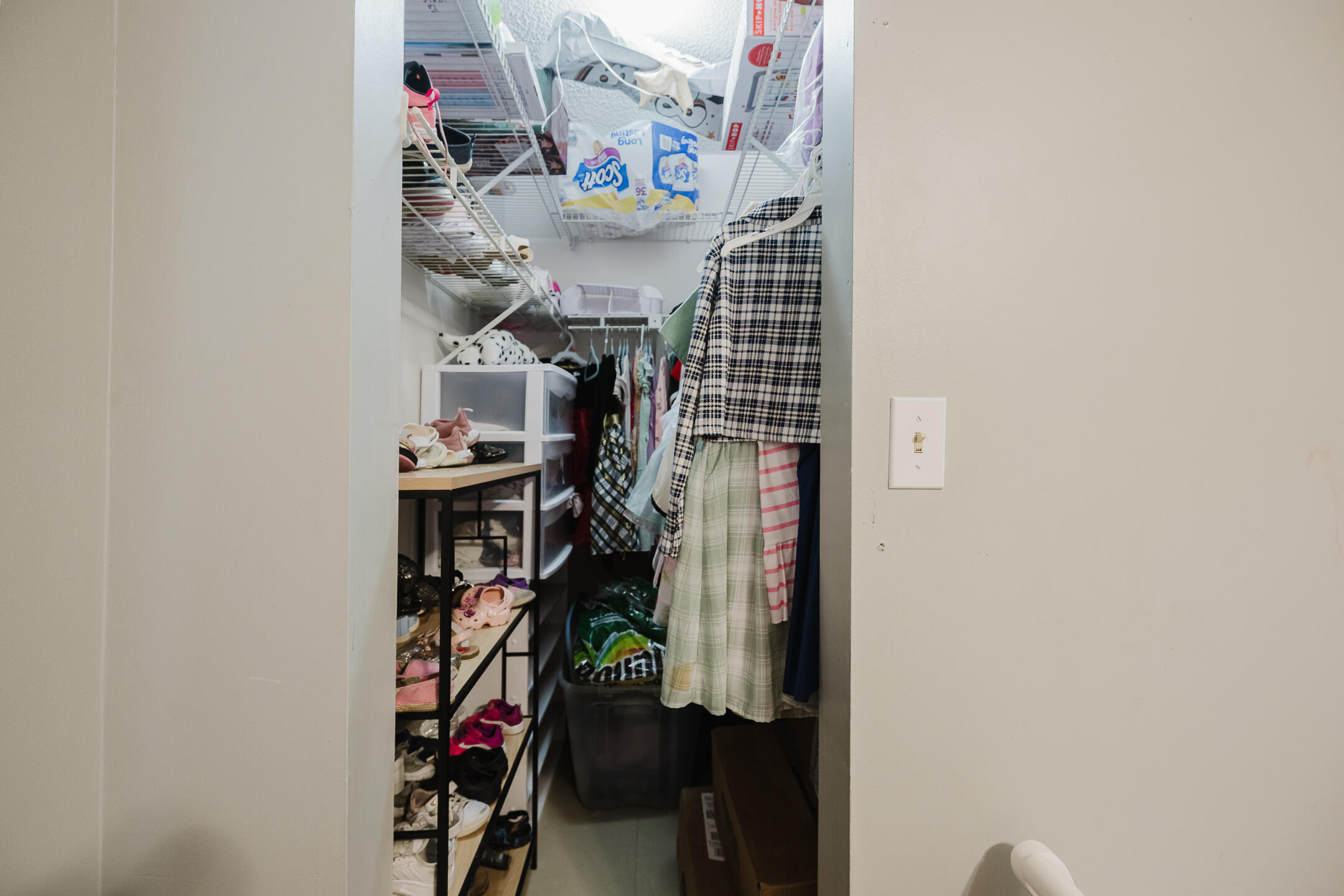 GARDEN HILLS UNIT THREE - Residential