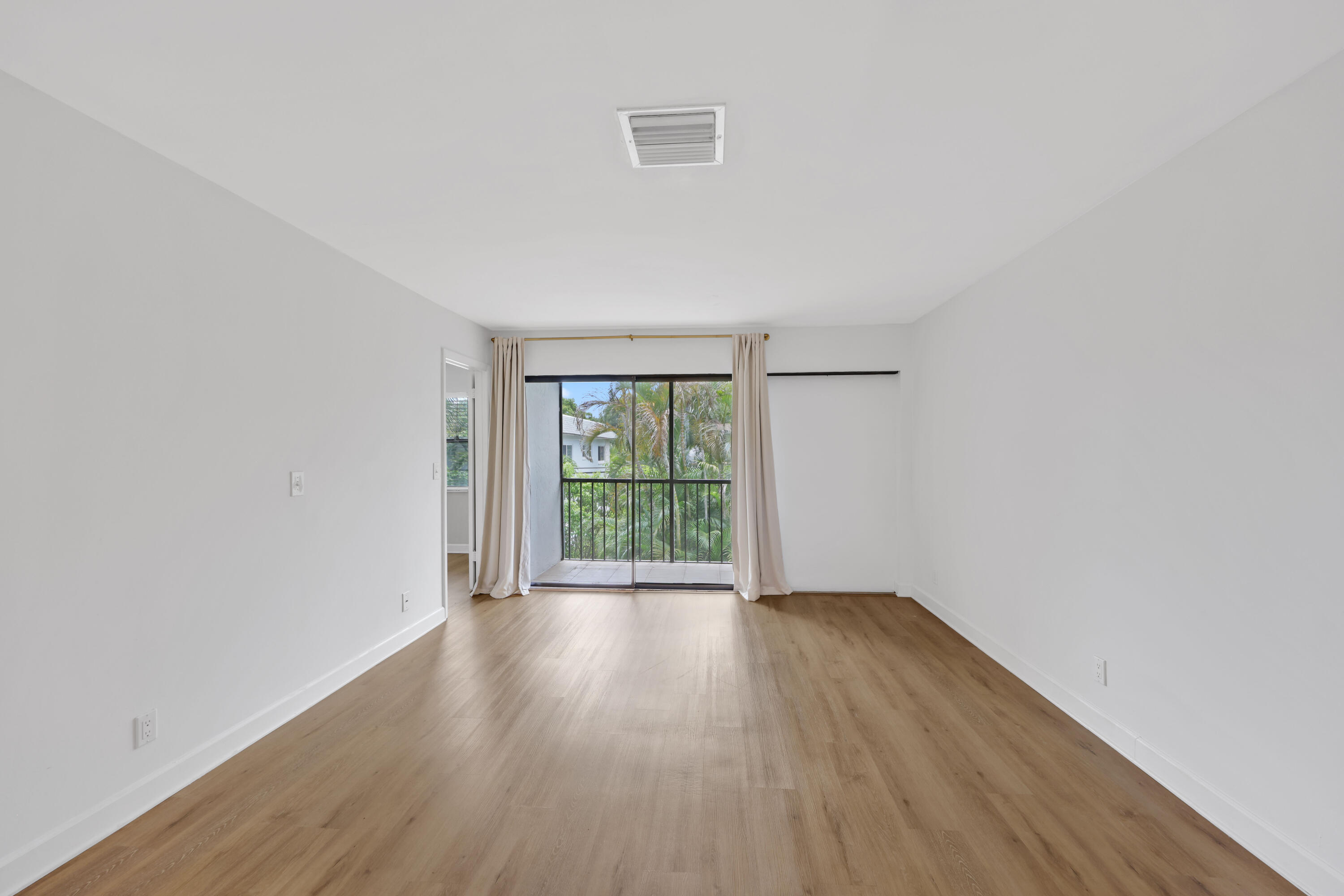 BOCA ISLE CONDO - Residential