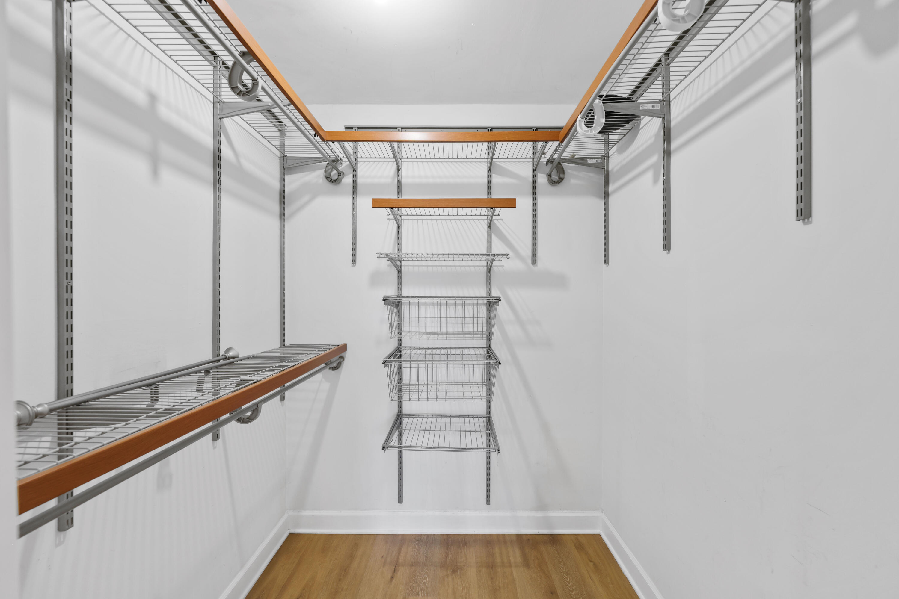 BOCA ISLE CONDO - Residential