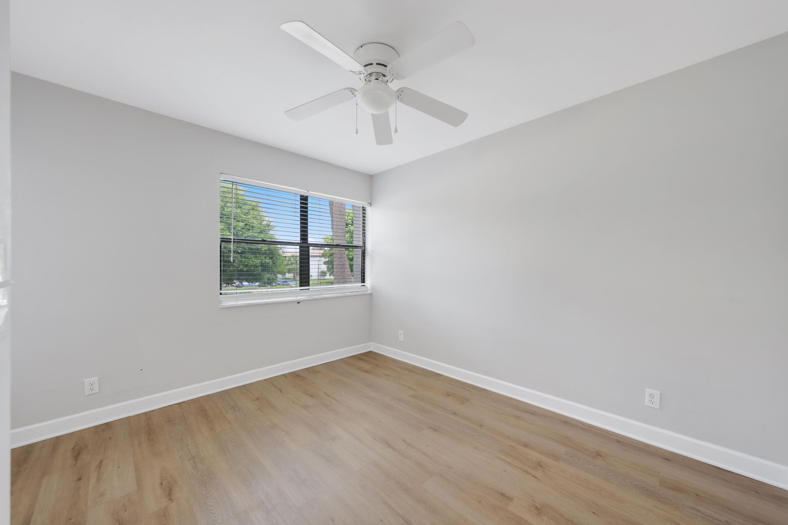 BOCA ISLE CONDO - Residential