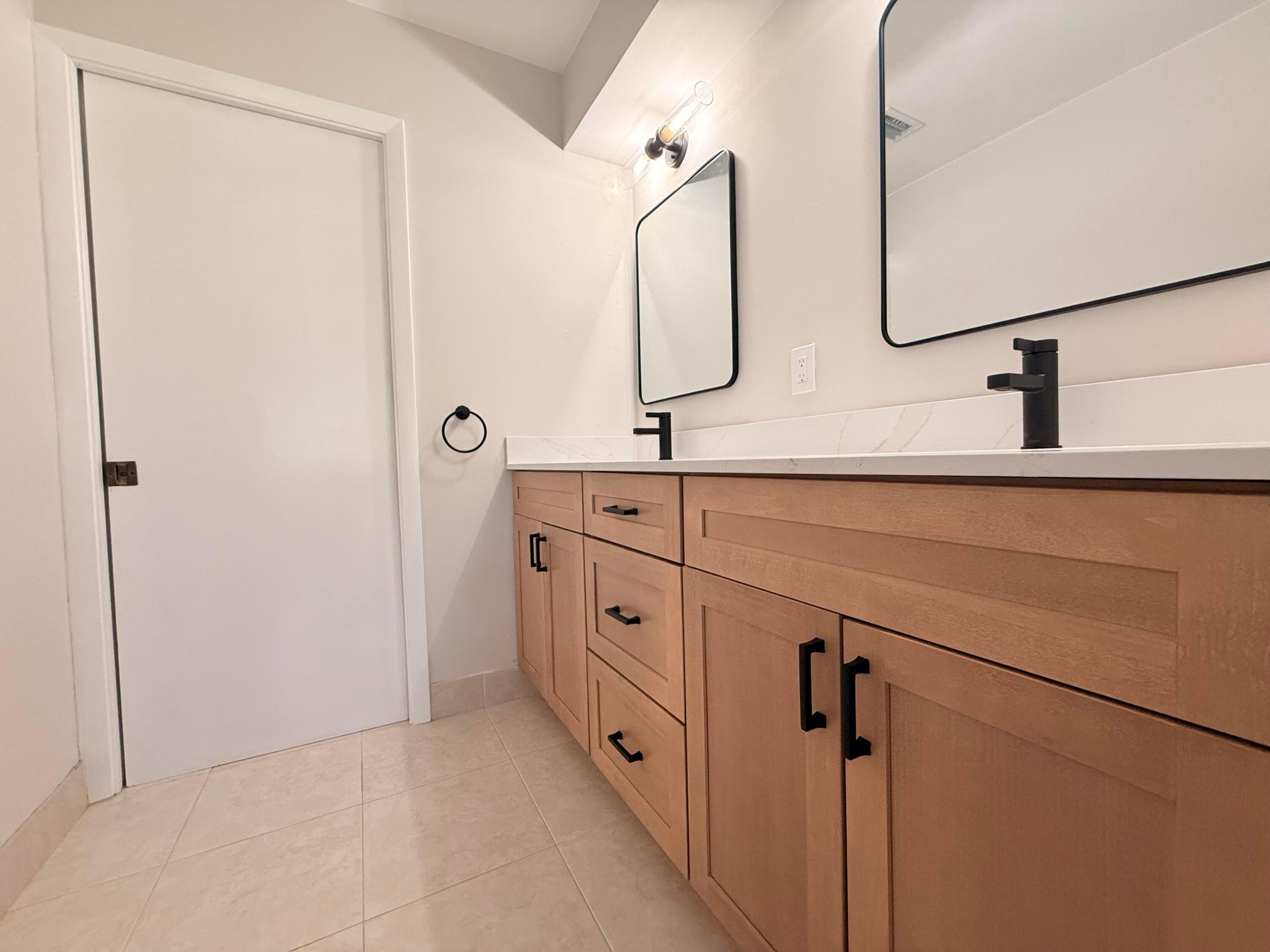 BOCA ISLE CONDO - Residential