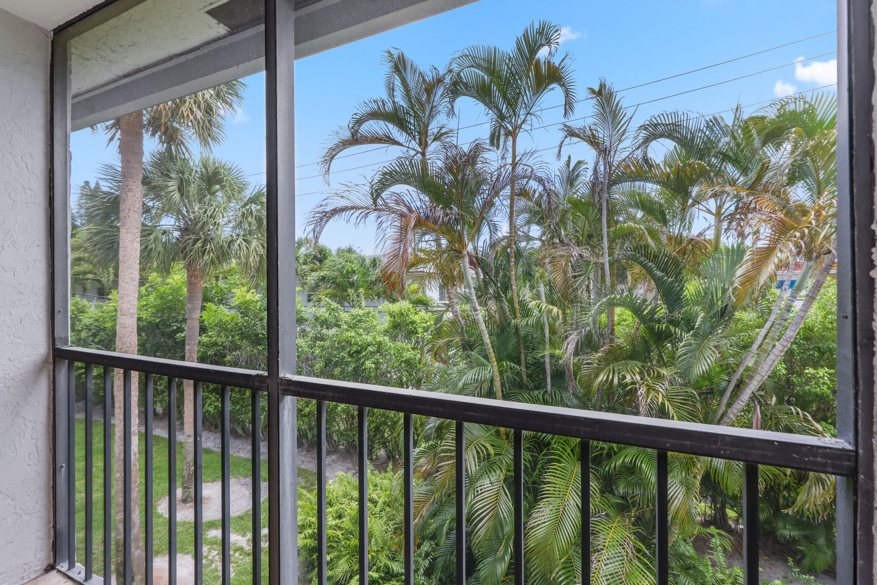 BOCA ISLE CONDO - Residential