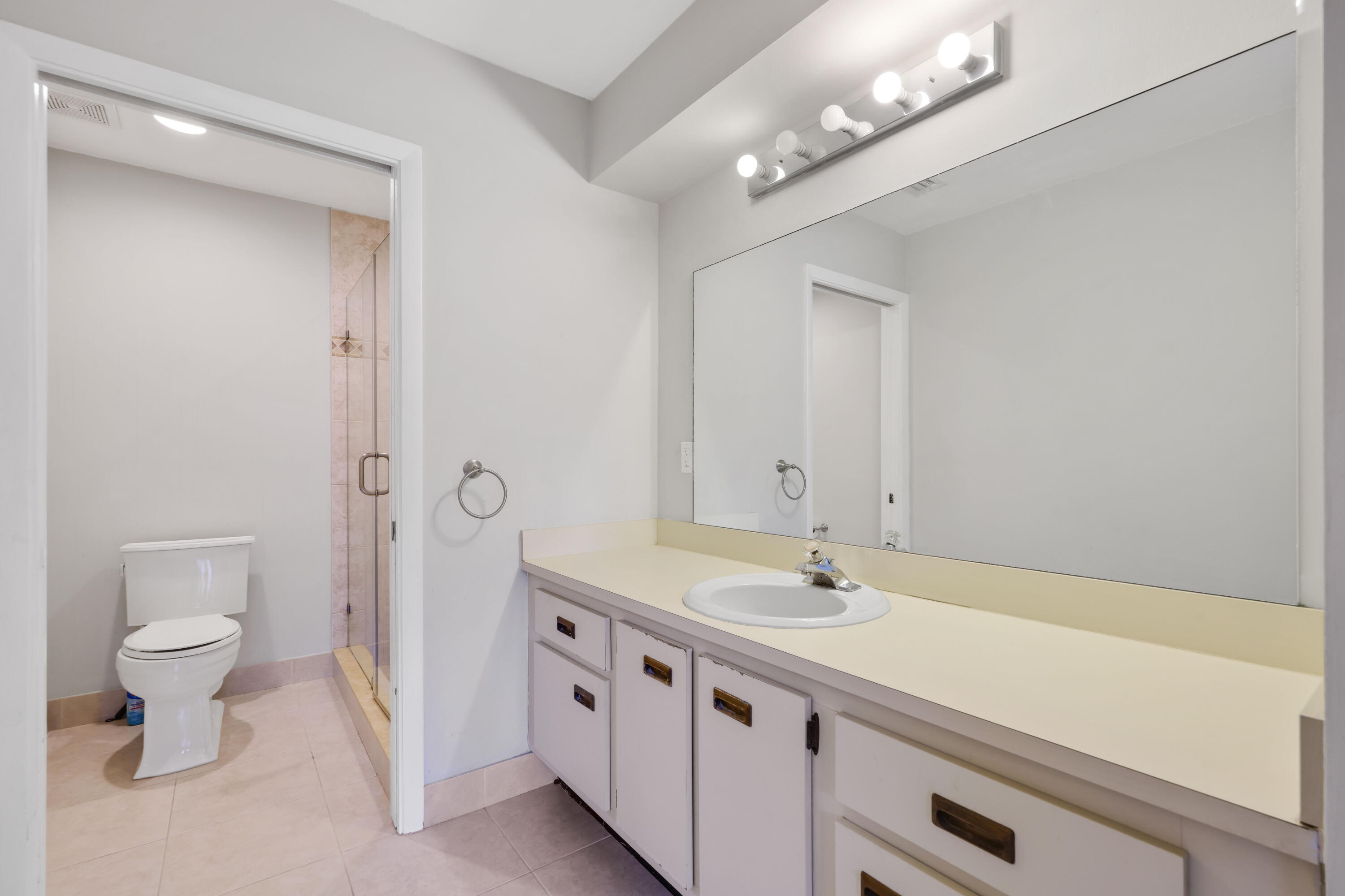 BOCA ISLE CONDO - Residential