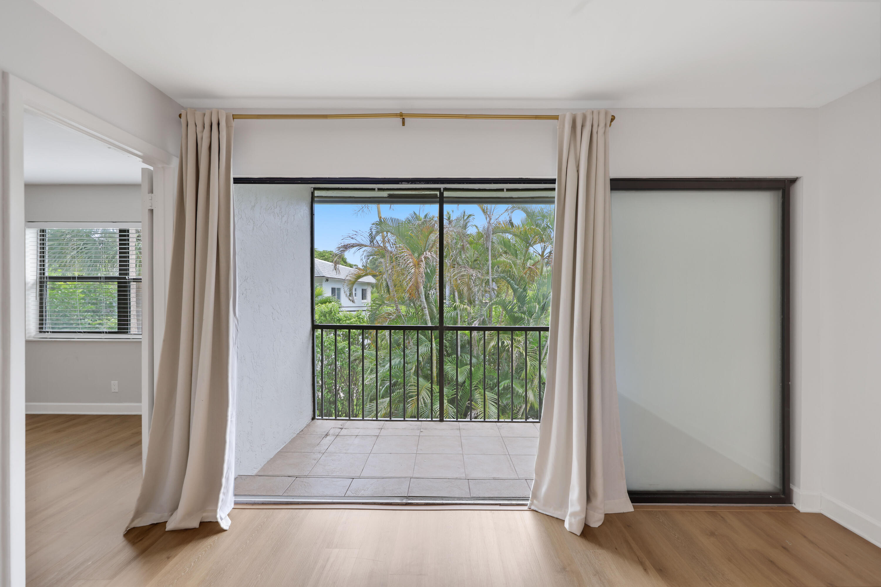 BOCA ISLE CONDO - Residential