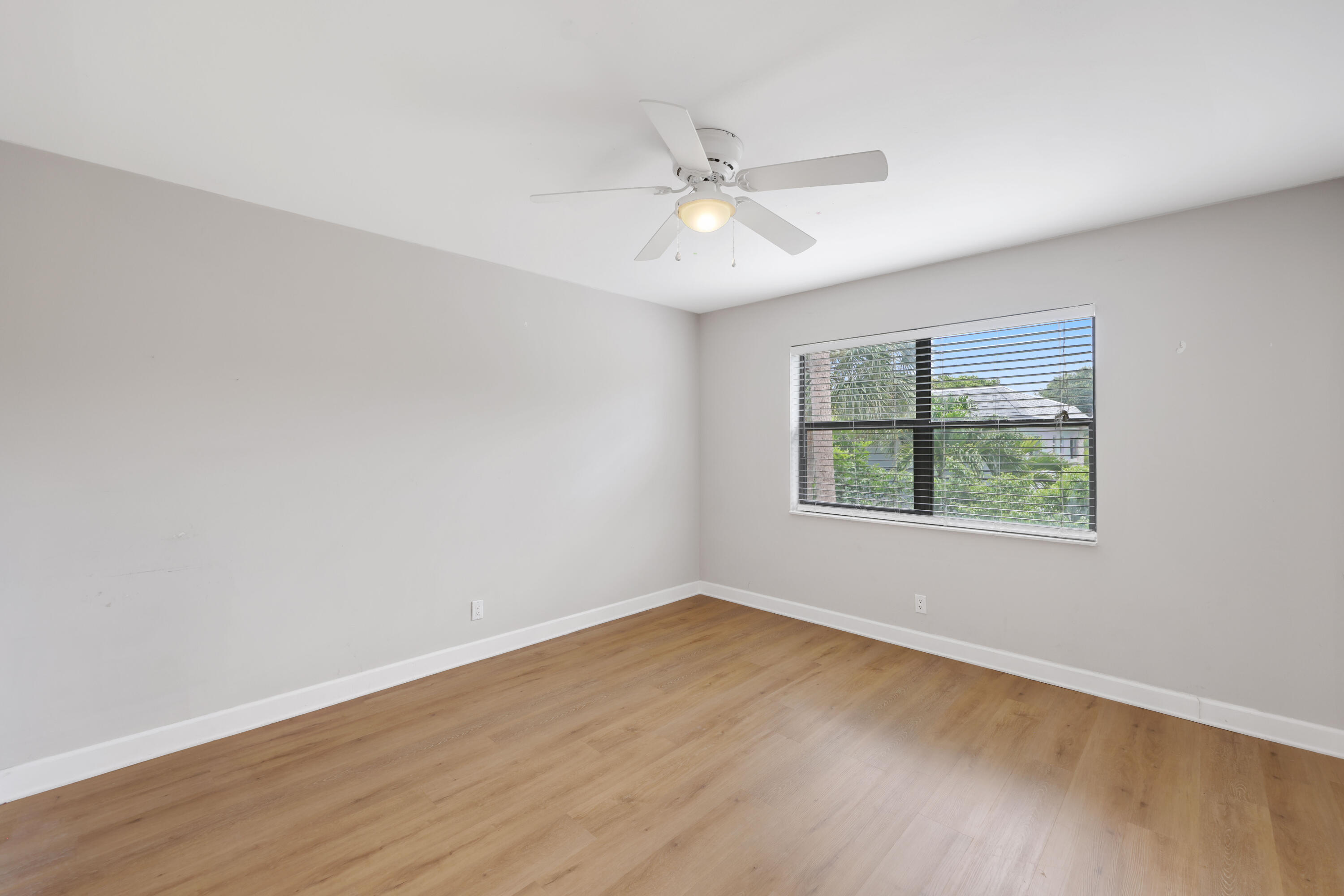 BOCA ISLE CONDO - Residential