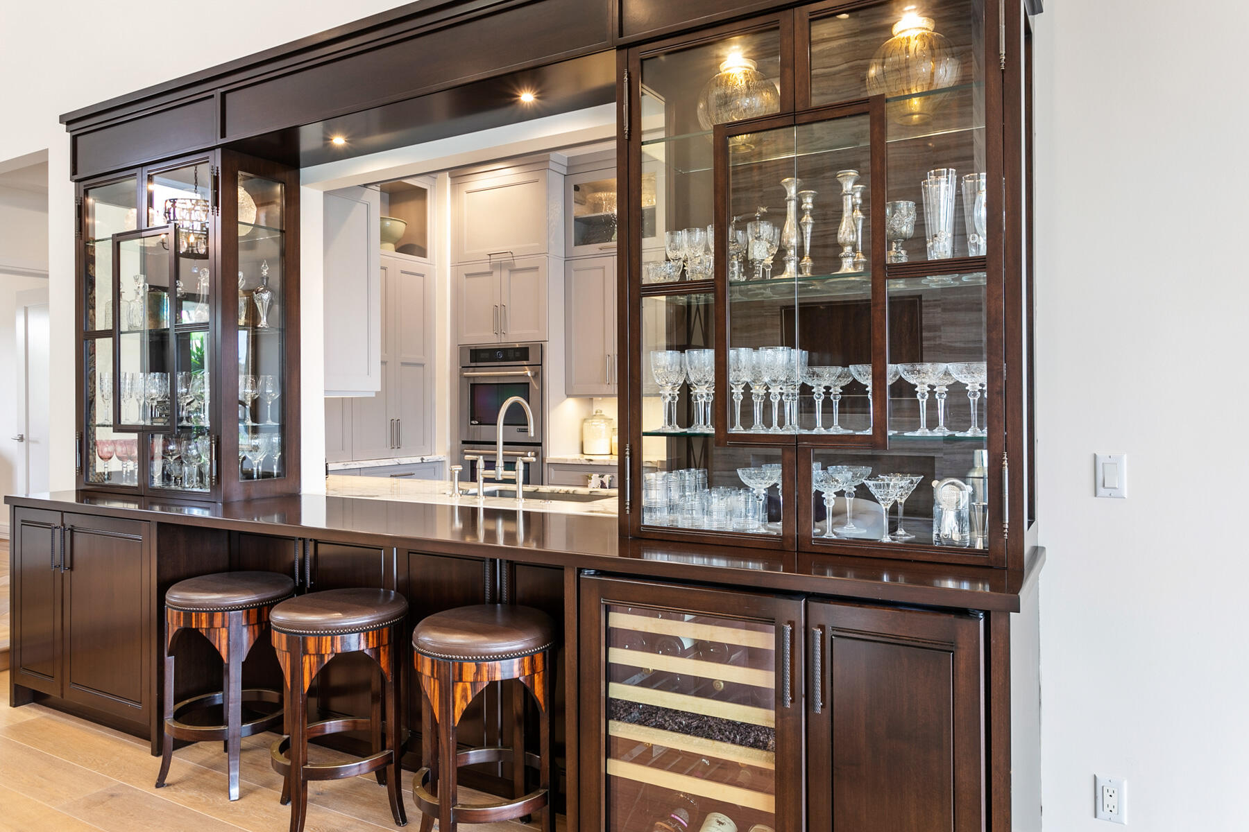 ADMIRALS COVE - Residential