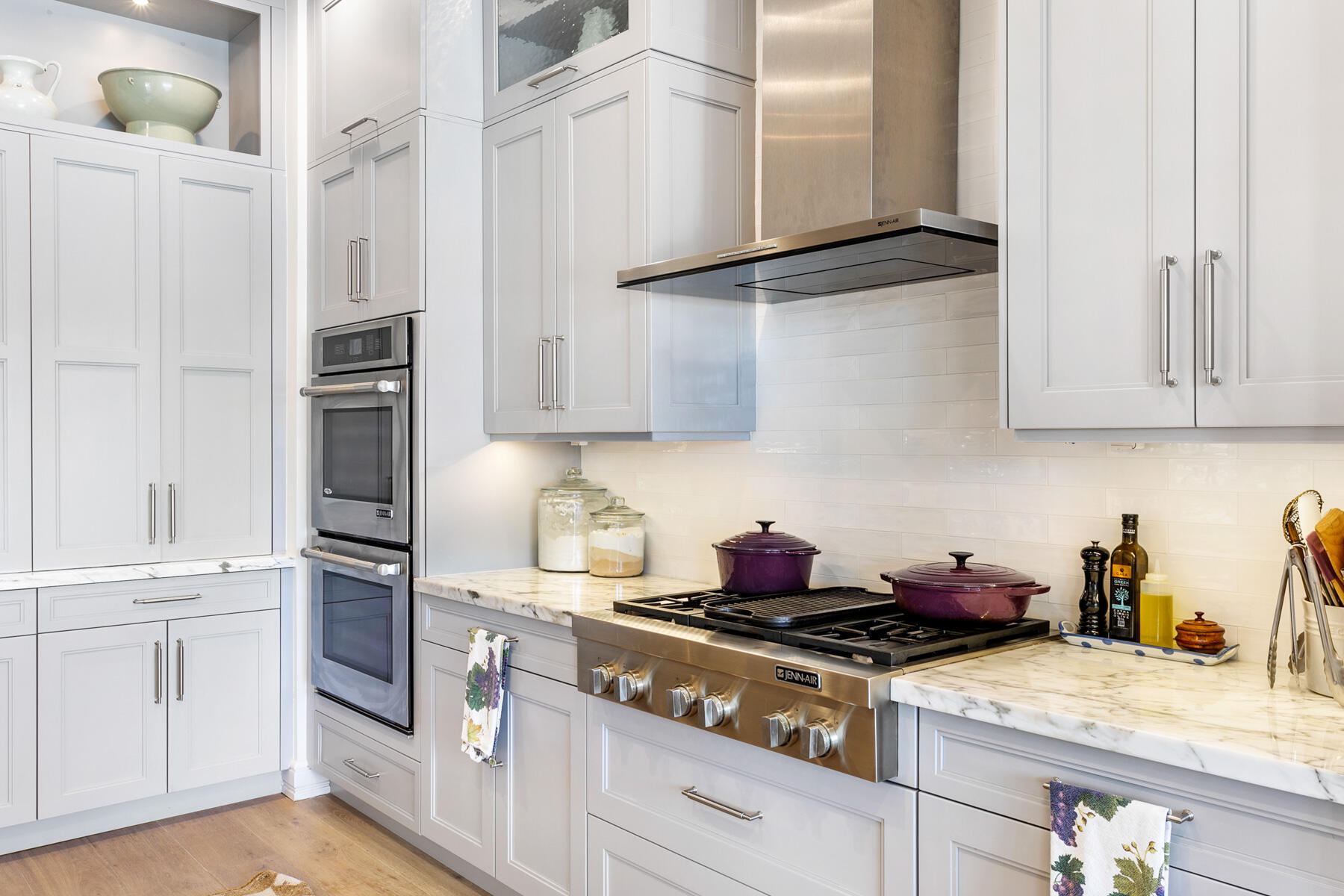 ADMIRALS COVE - Residential