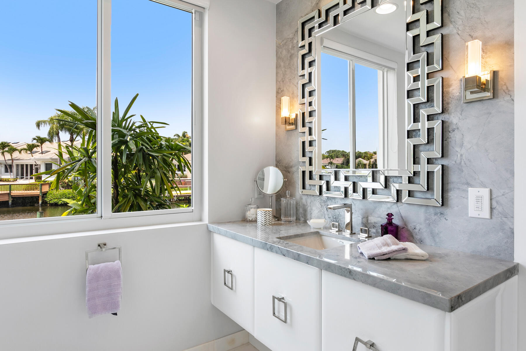 ADMIRALS COVE - Residential