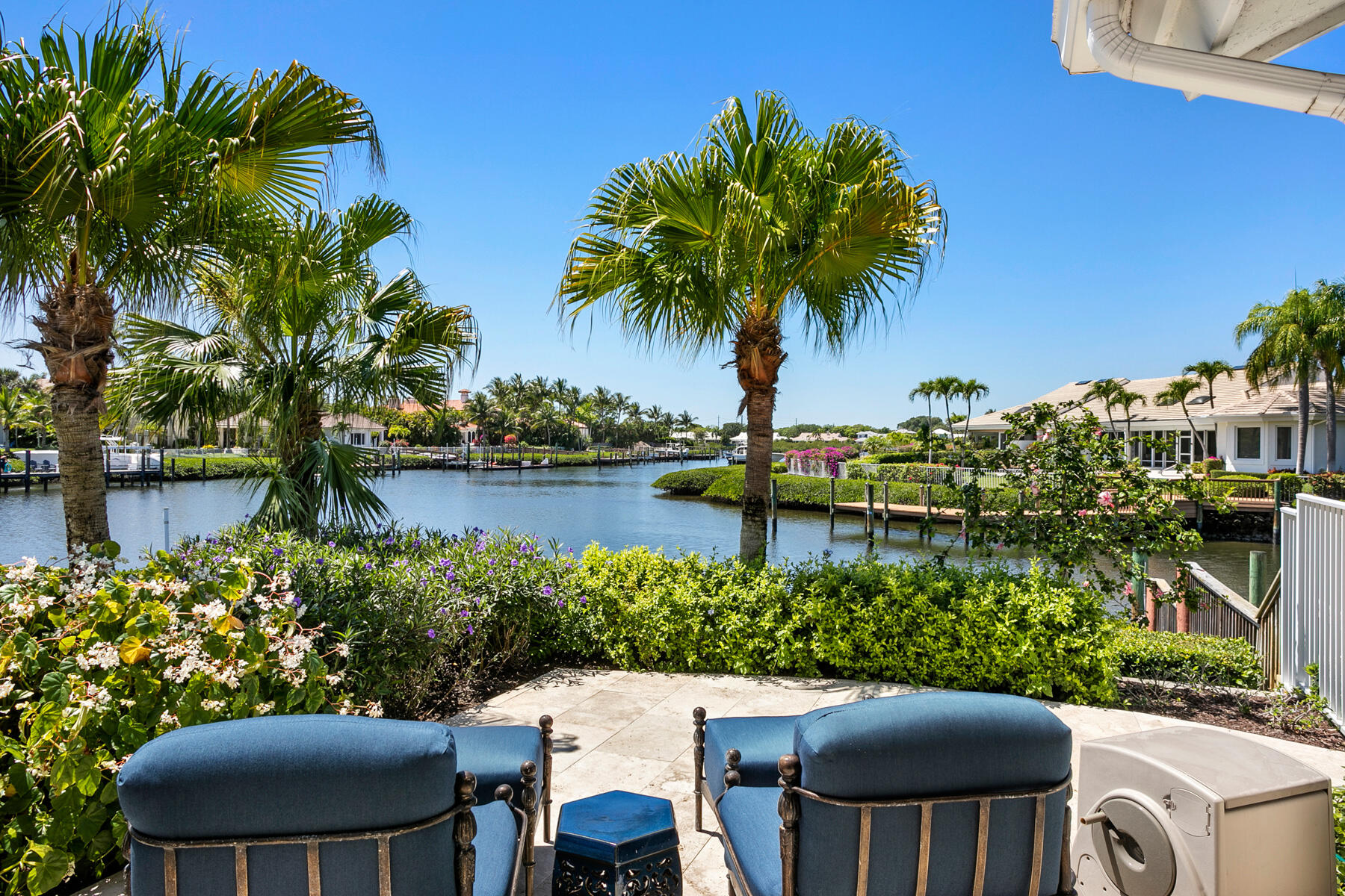 ADMIRALS COVE - Residential