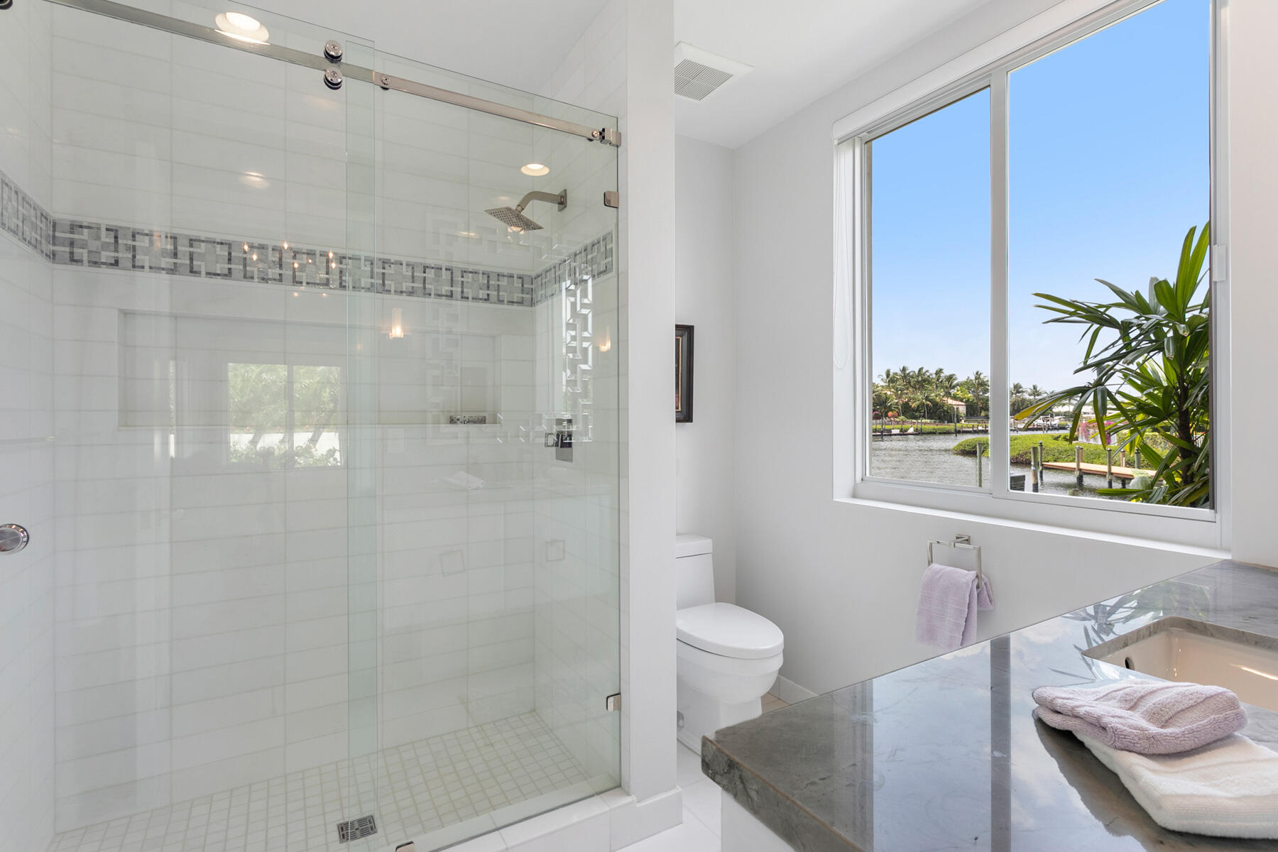 ADMIRALS COVE - Residential