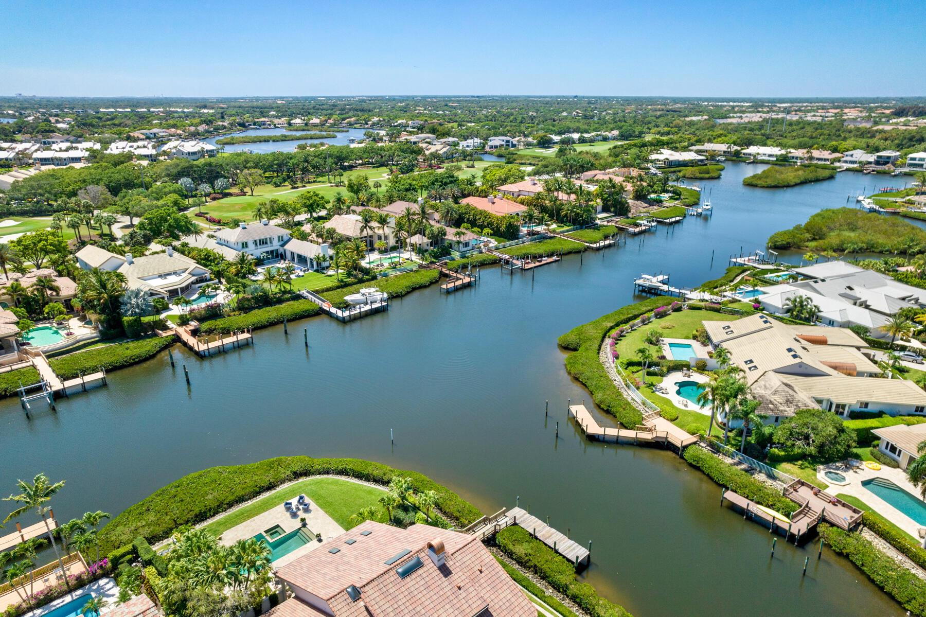 ADMIRALS COVE - Residential
