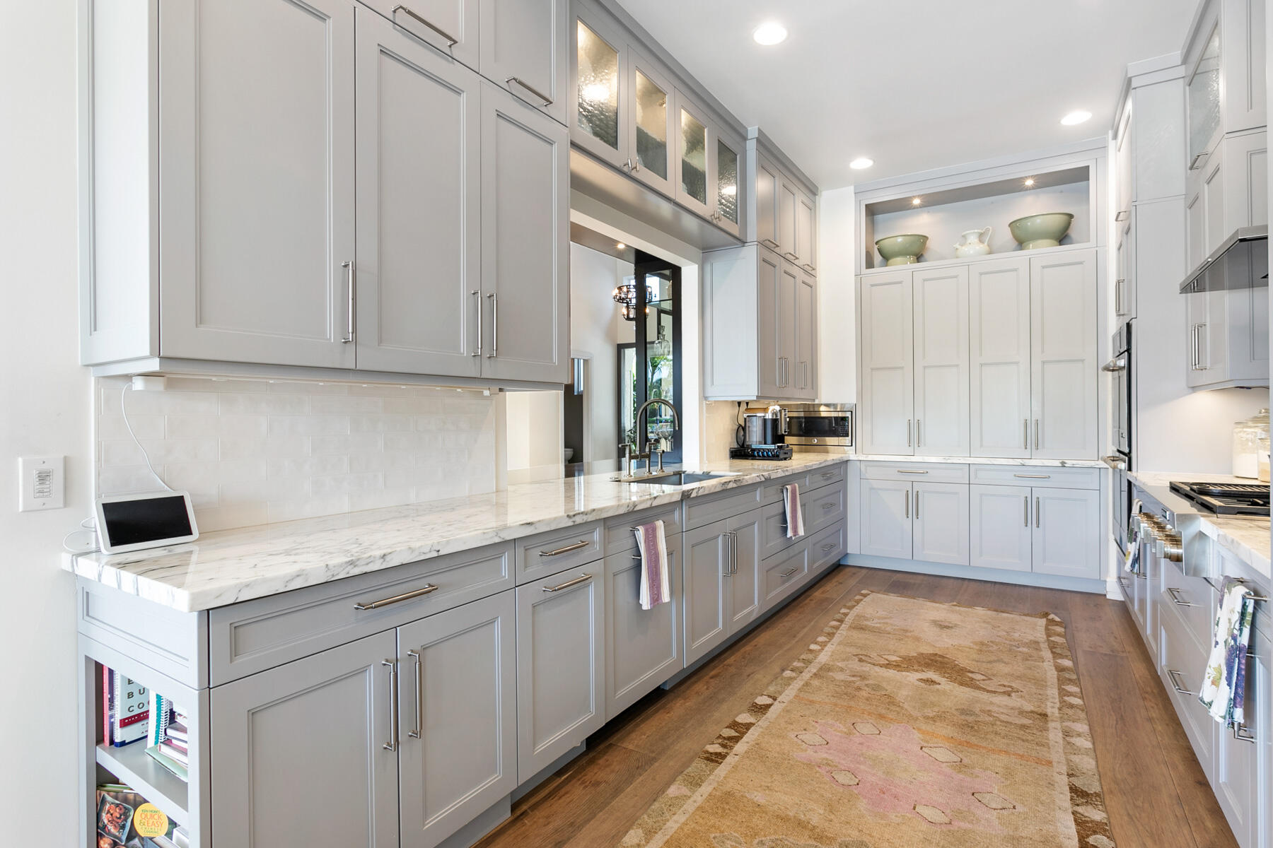 ADMIRALS COVE - Residential