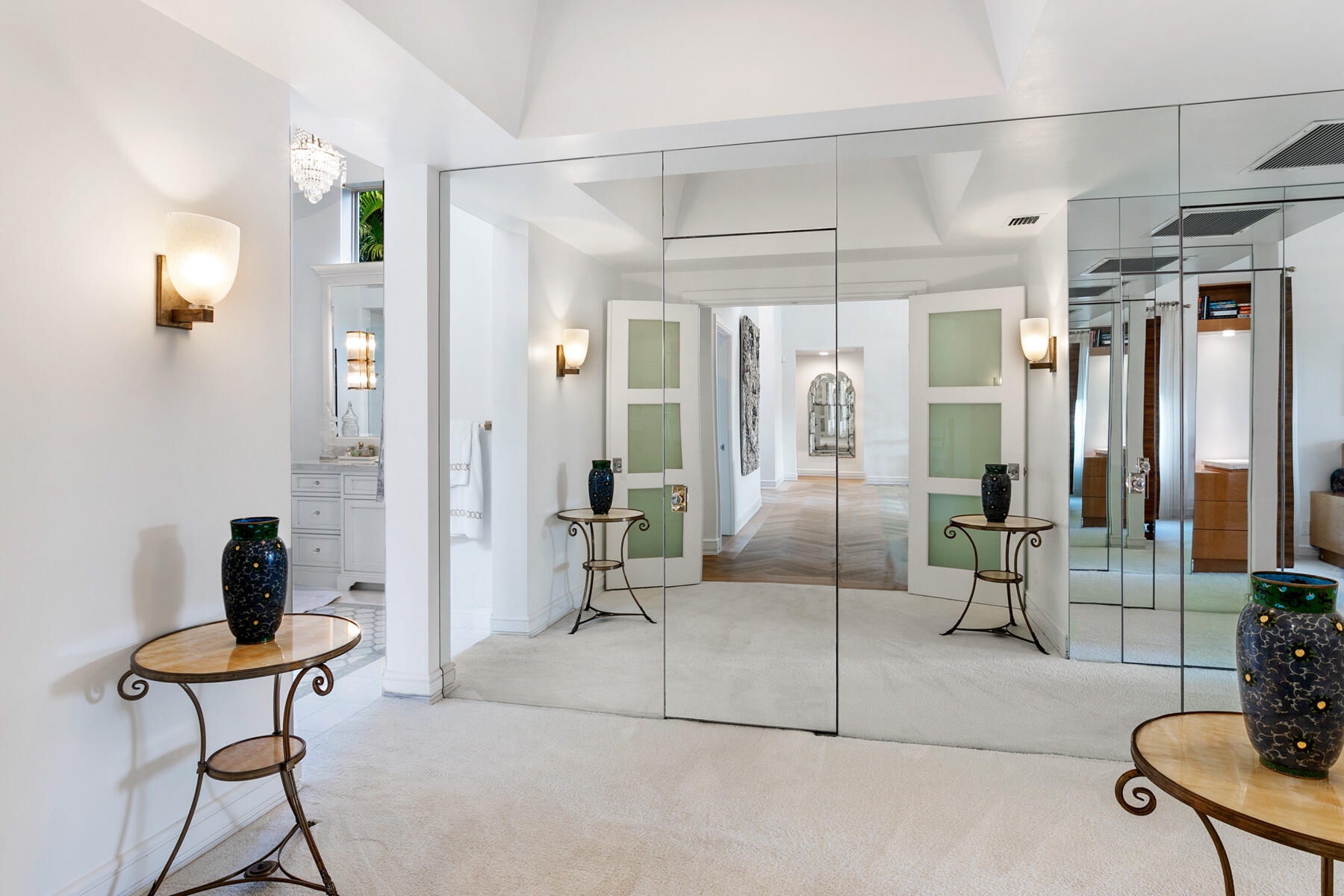 ADMIRALS COVE - Residential