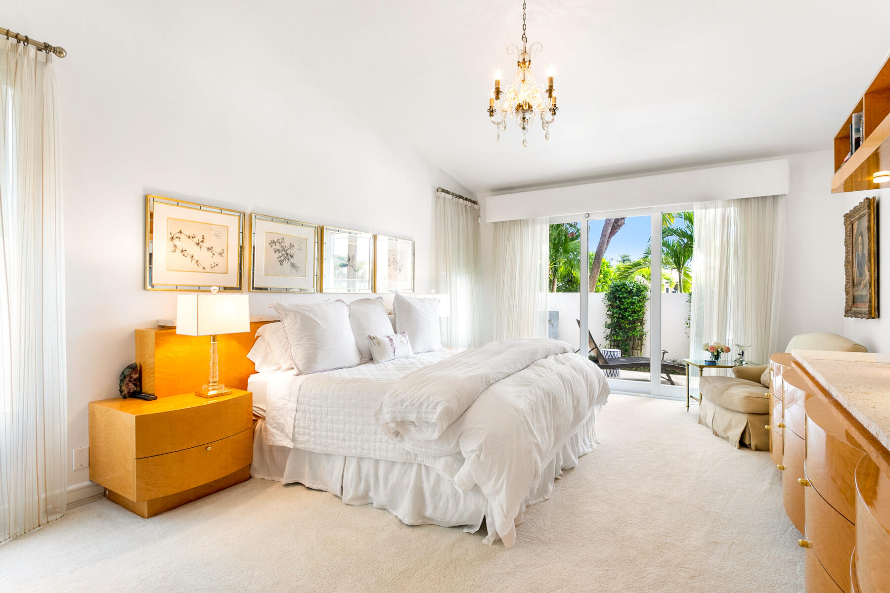 ADMIRALS COVE - Residential