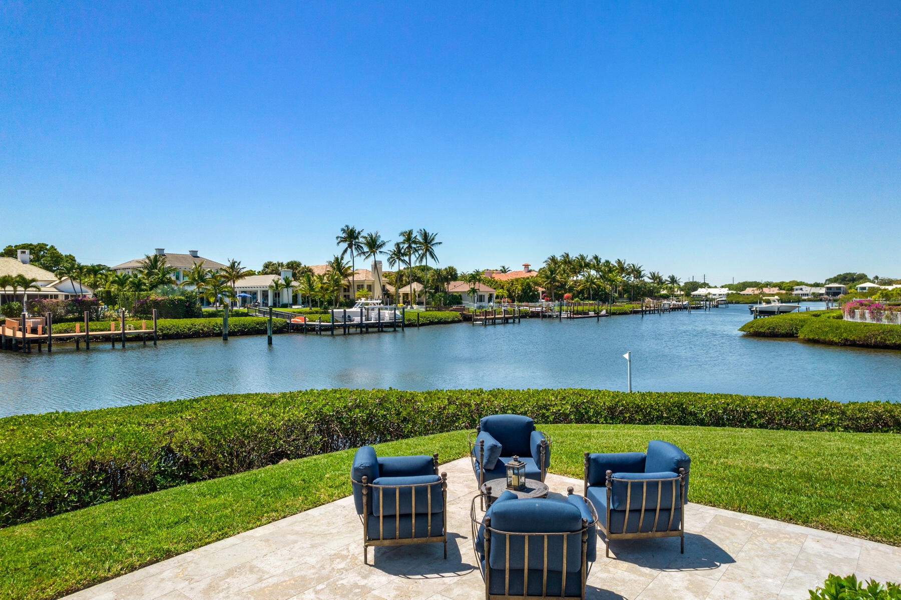 ADMIRALS COVE - Residential