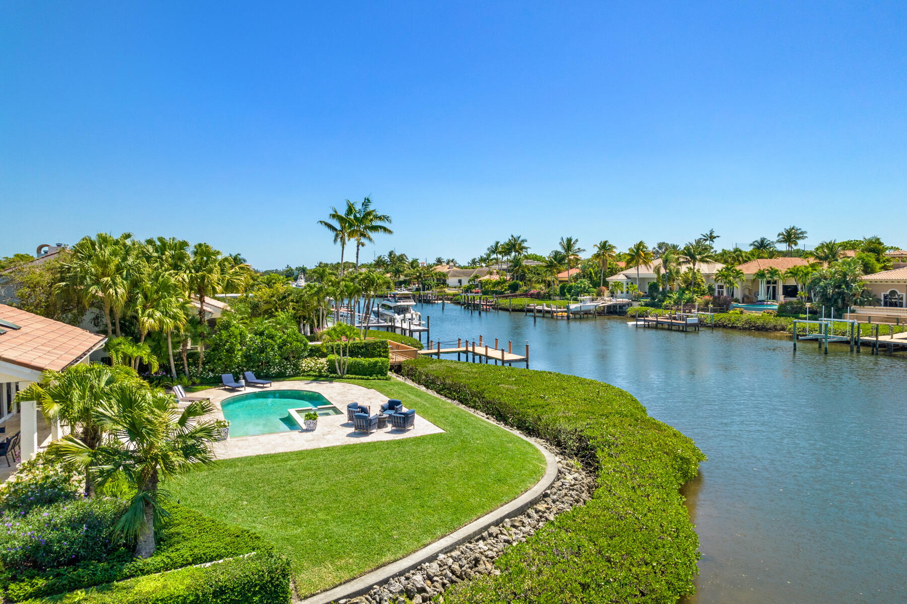 ADMIRALS COVE - Residential