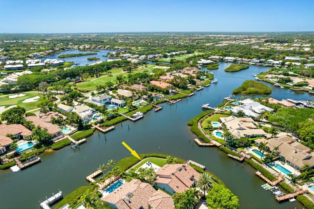 ADMIRALS COVE - Residential