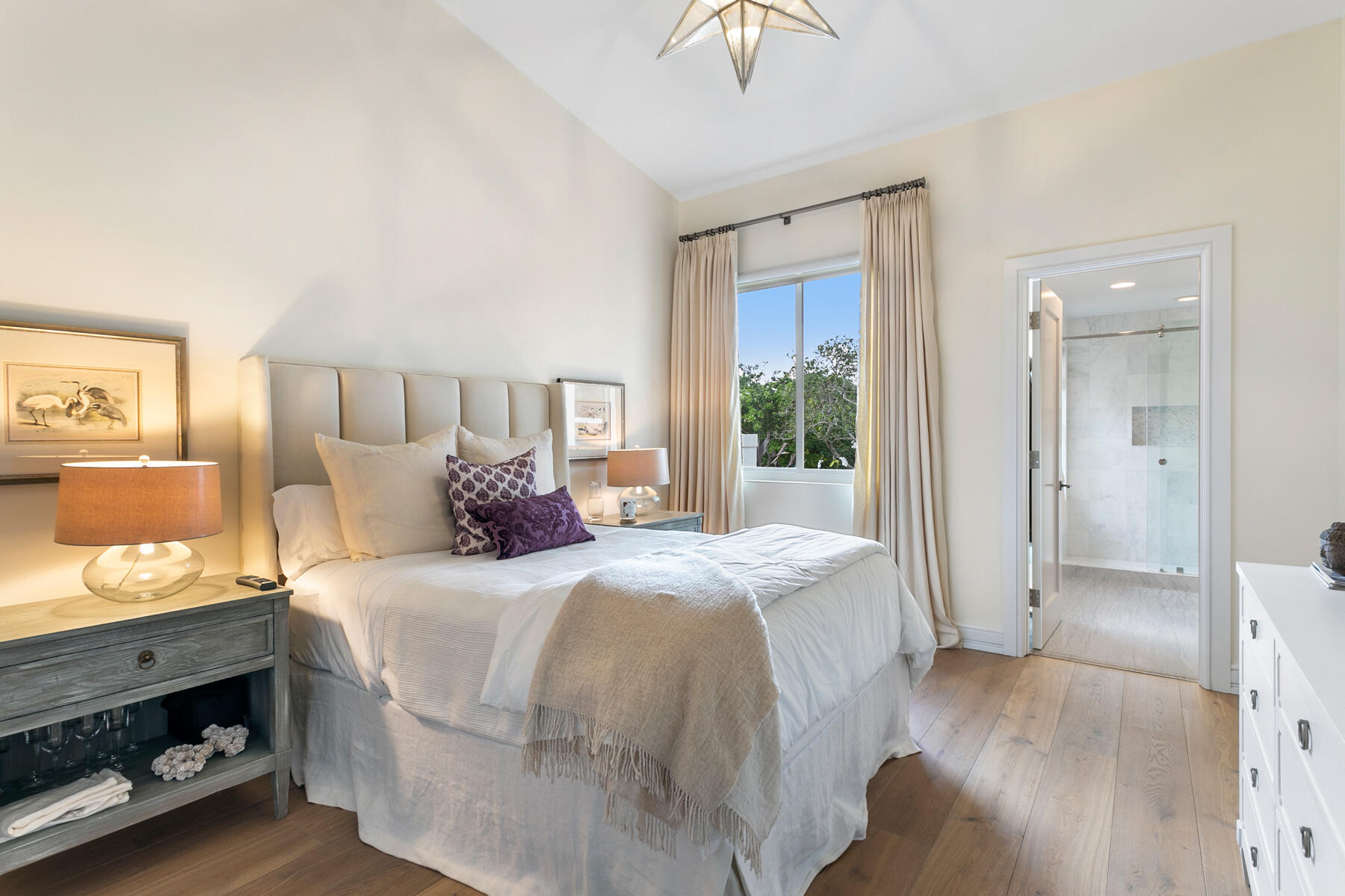 ADMIRALS COVE - Residential