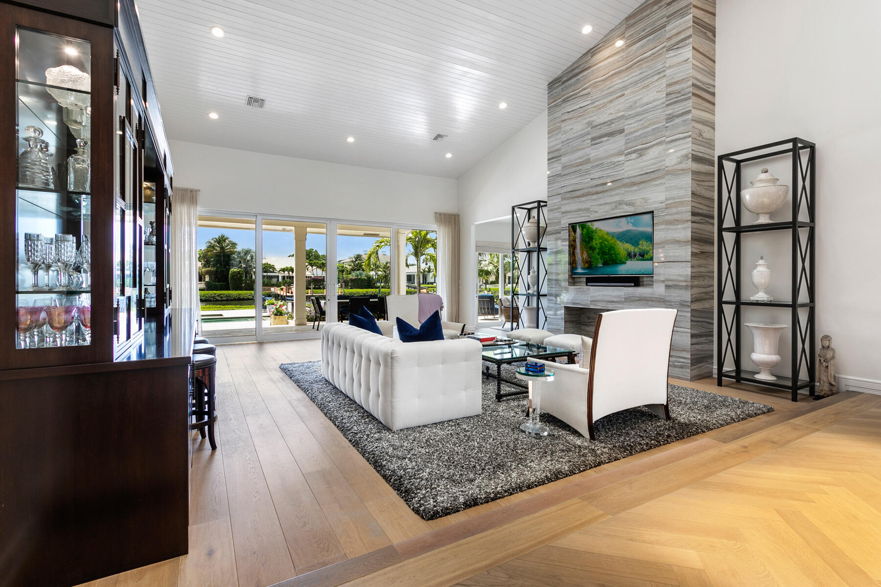 ADMIRALS COVE - Residential