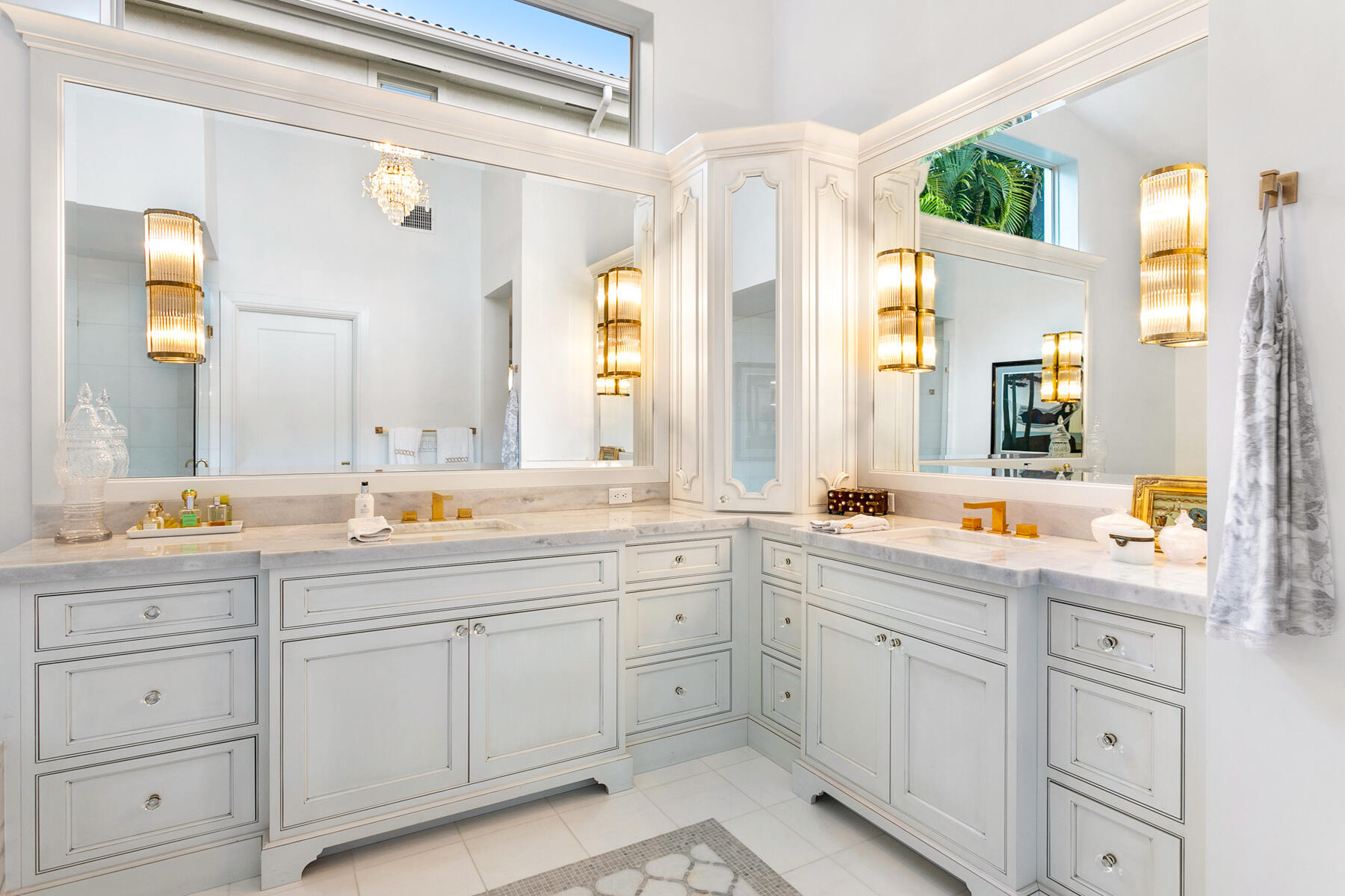 ADMIRALS COVE - Residential