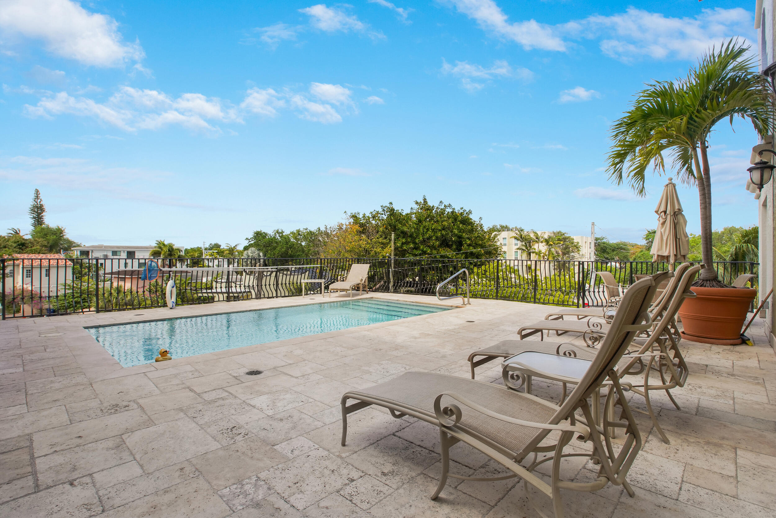 VILLAGGIO DI LAS OLAS CONDO - Residential