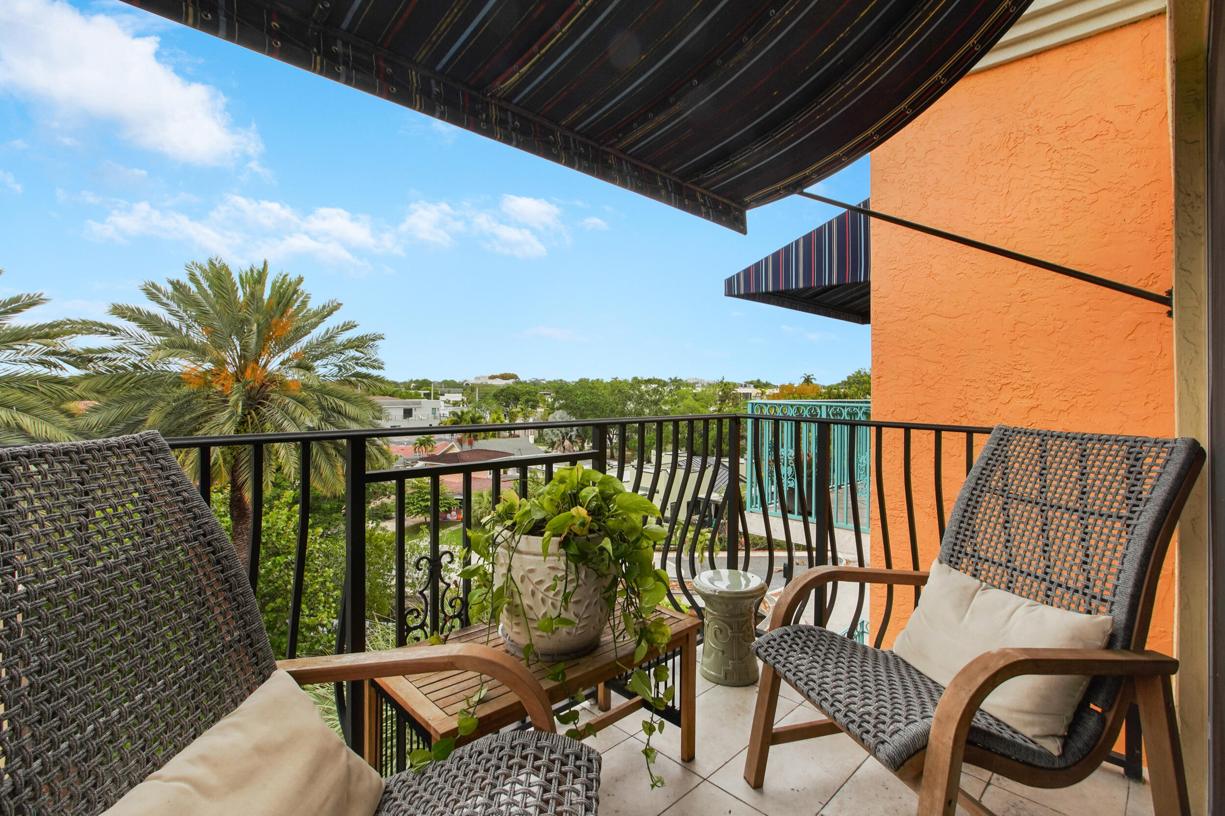 VILLAGGIO DI LAS OLAS CONDO - Residential