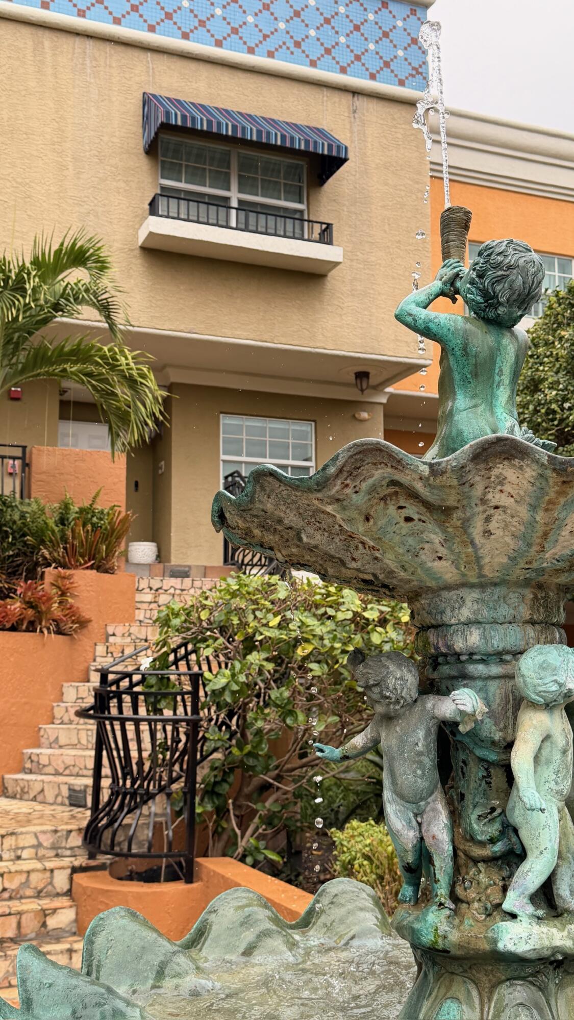 VILLAGGIO DI LAS OLAS CONDO - Residential