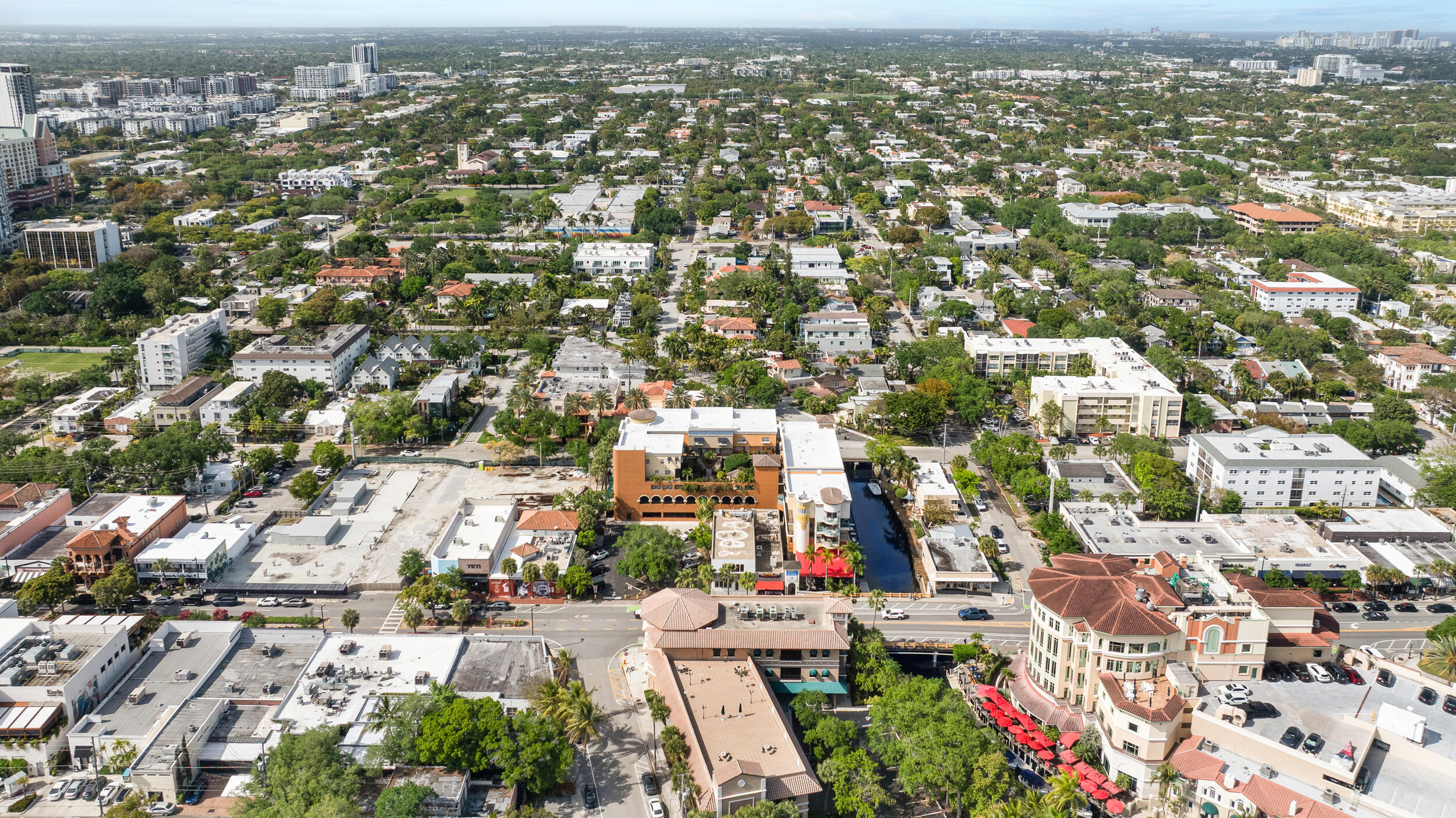 VILLAGGIO DI LAS OLAS CONDO - Residential