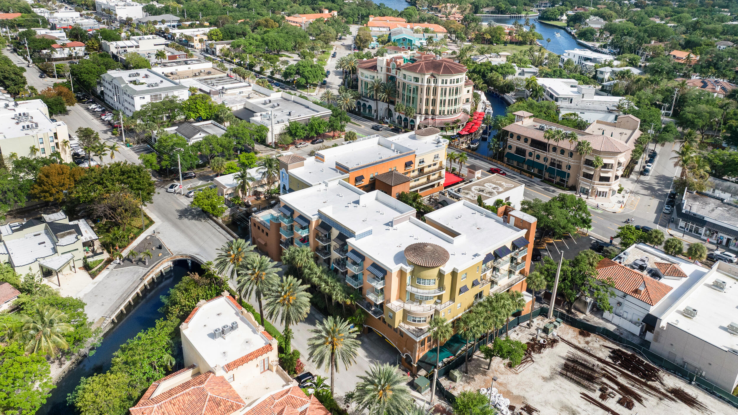 VILLAGGIO DI LAS OLAS CONDO - Residential