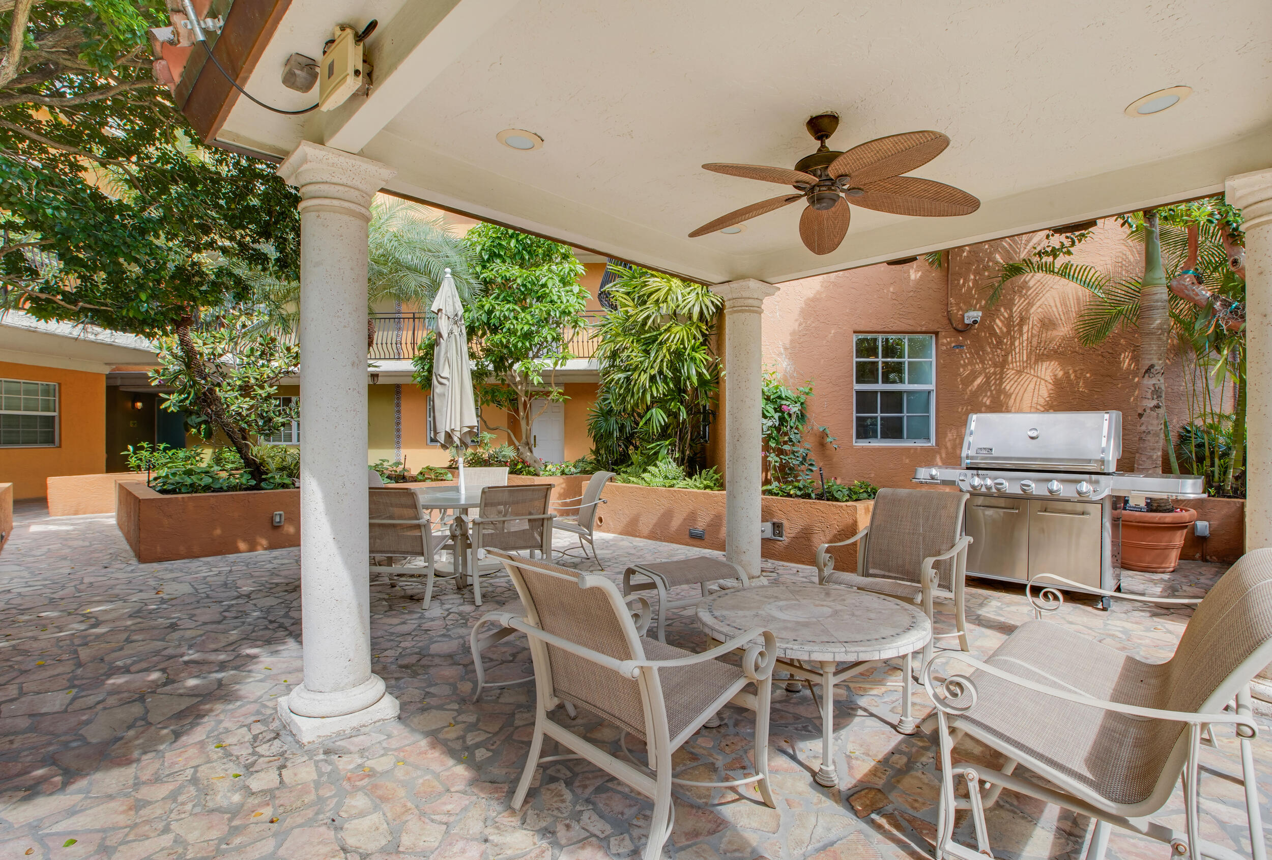 VILLAGGIO DI LAS OLAS CONDO - Residential