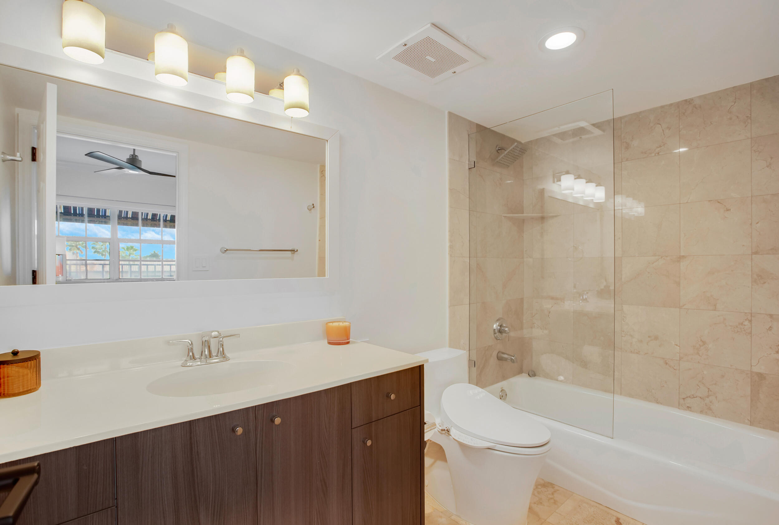 VILLAGGIO DI LAS OLAS CONDO - Residential