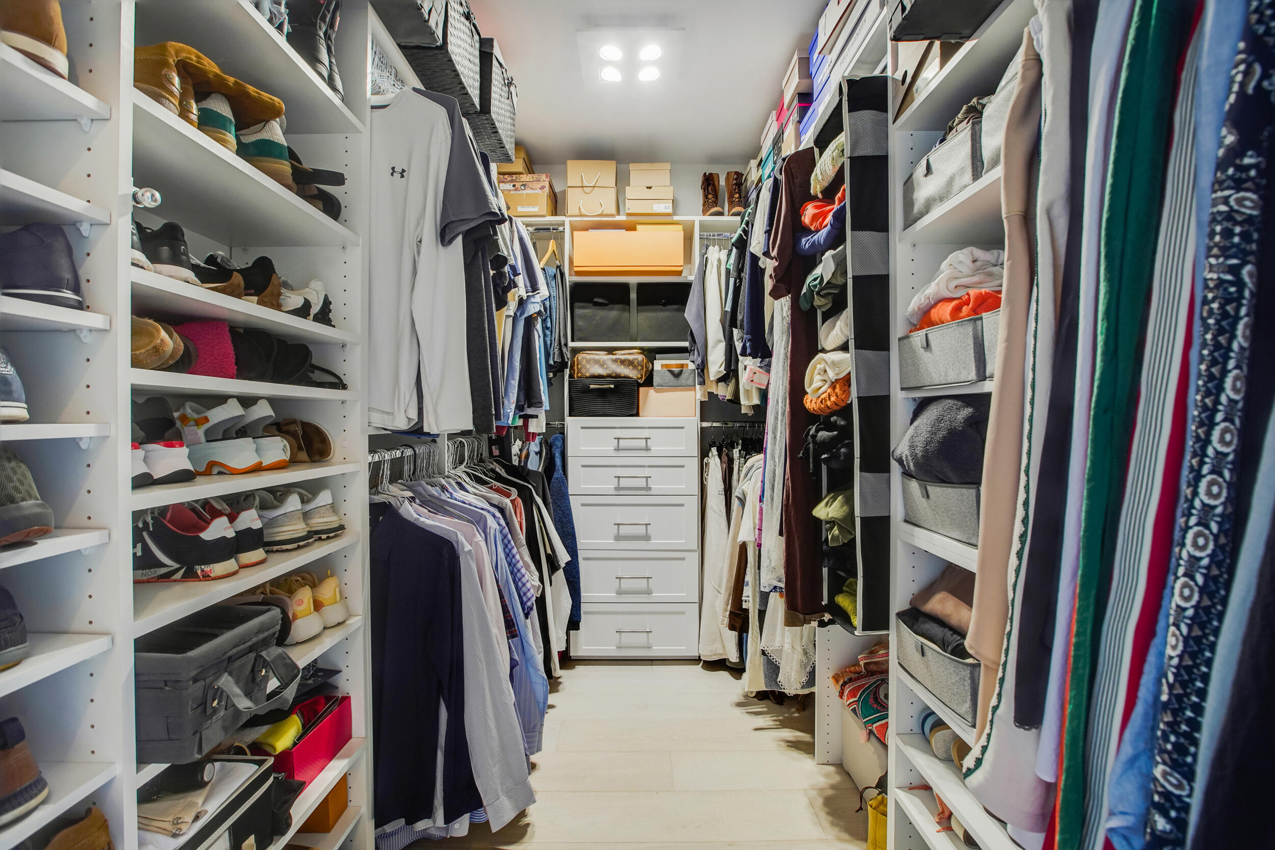 VILLAGGIO DI LAS OLAS CONDO - Residential