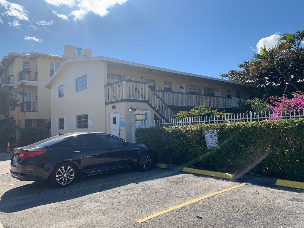 Photo of 801 S Federal Highway #110, Lake Worth Beach, FL 33460 (MLS # F10424596)