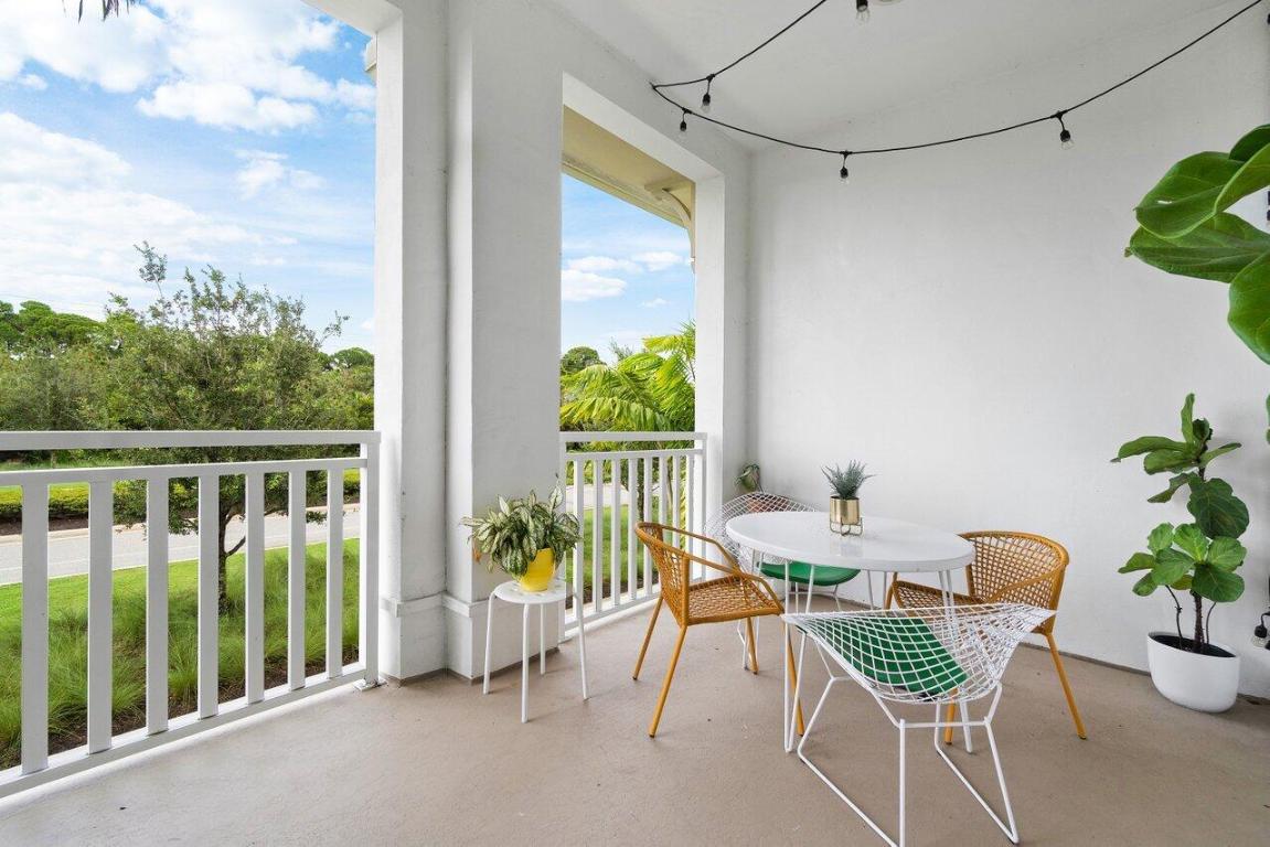 ALTON NEIGHBORHOOD - Residential Lease