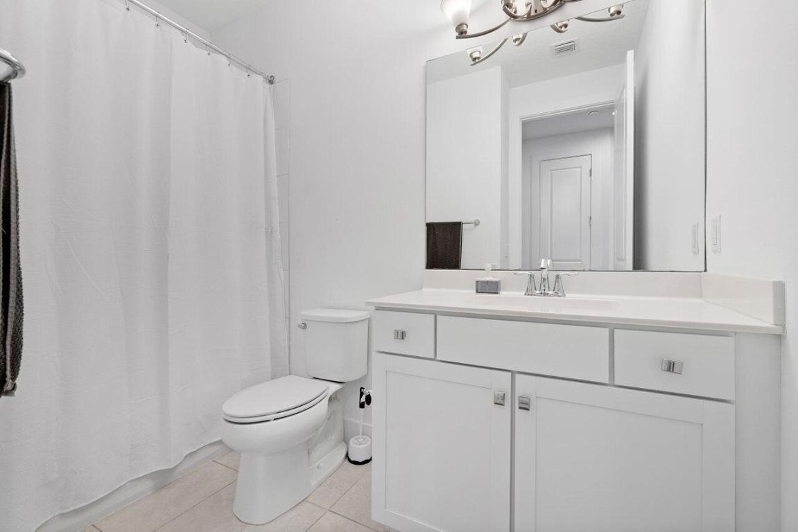 ALTON NEIGHBORHOOD - Residential Lease