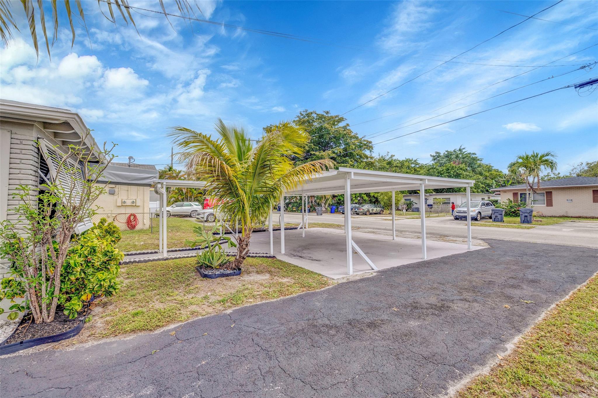 HOLLYWOOD TERRACE AMEN PL - Residential Lease