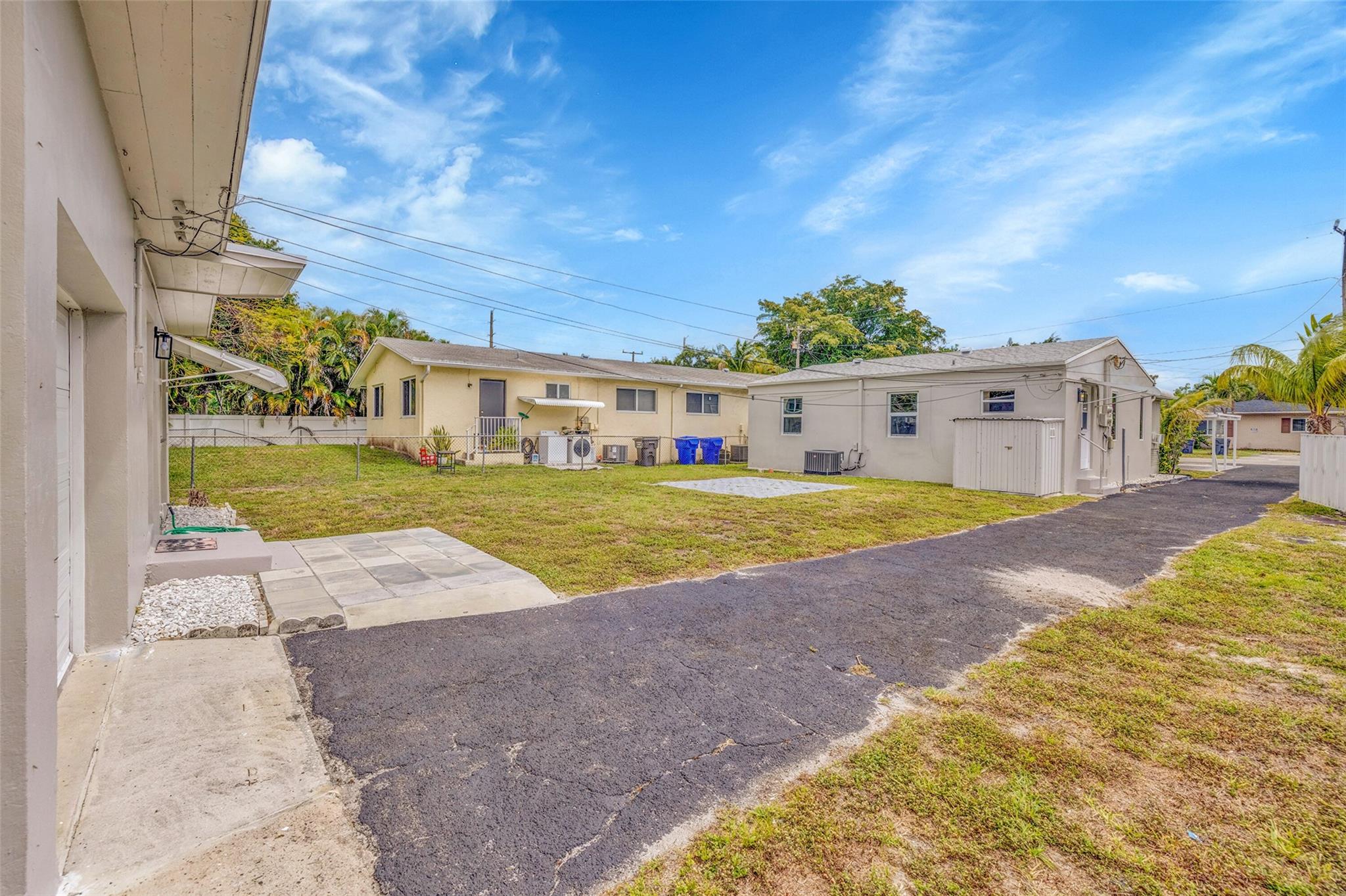 HOLLYWOOD TERRACE AMEN PL - Residential Lease